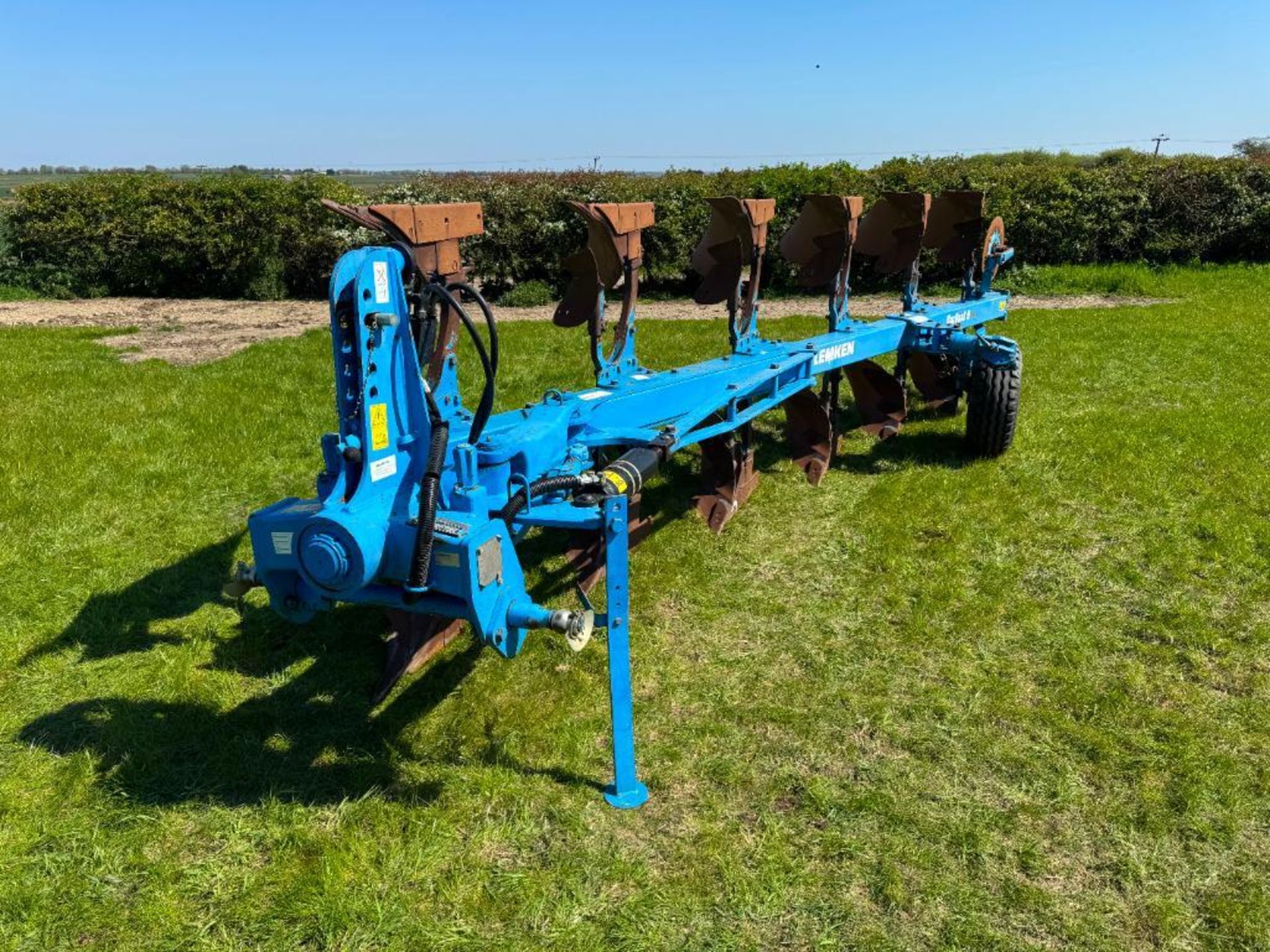 2002 Lemken Europal 8, 6 furrow reversible plough with skimmers. Serial No: 253161 - Image 5 of 16