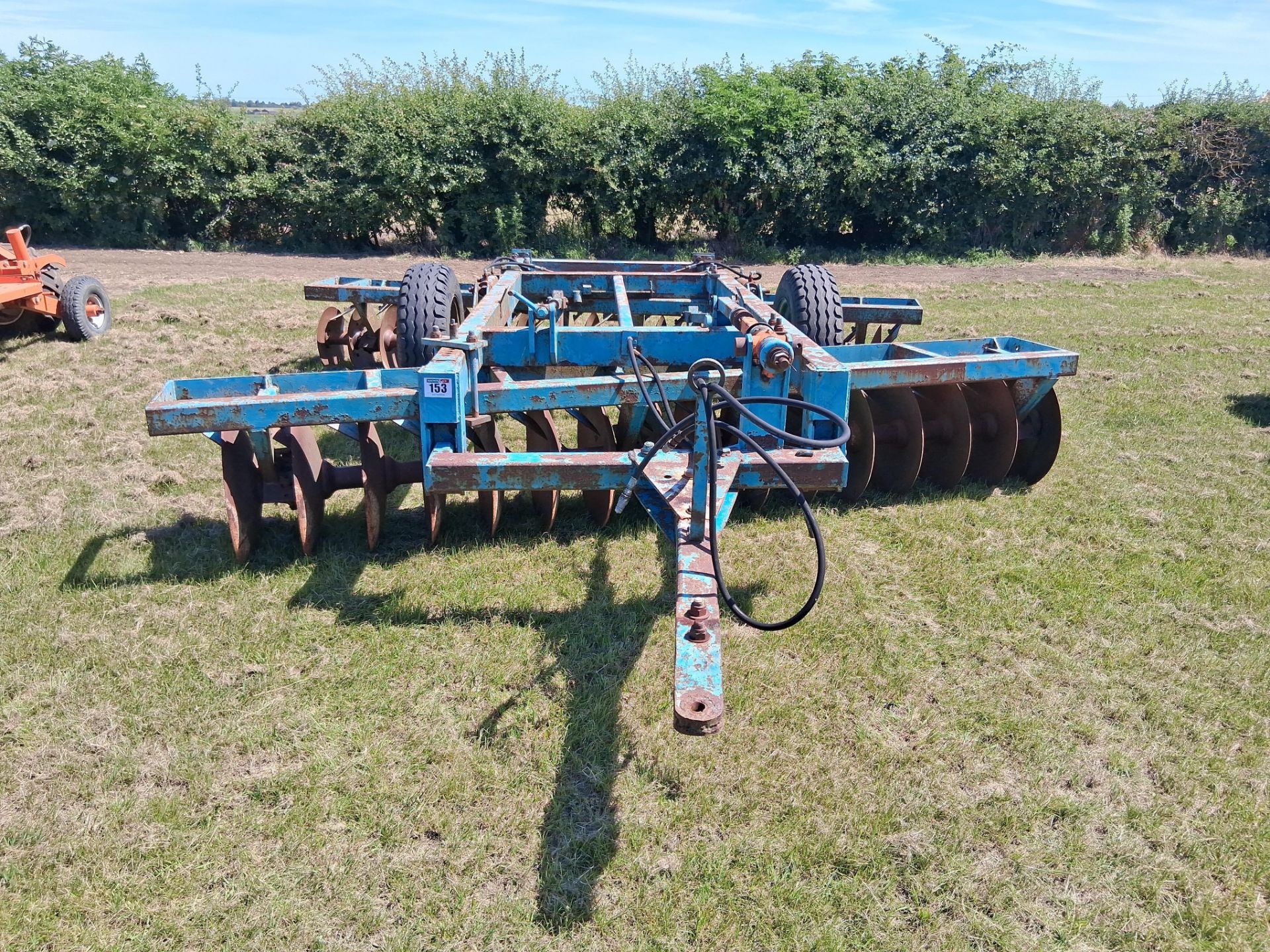 Parmiter 3.5m trailed discs, manual depth control with rear drawbar ​​​​​​​NB: Manual in Office - Image 2 of 14