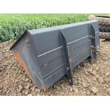 Grain bucket 1.25t with Sanderson attachments