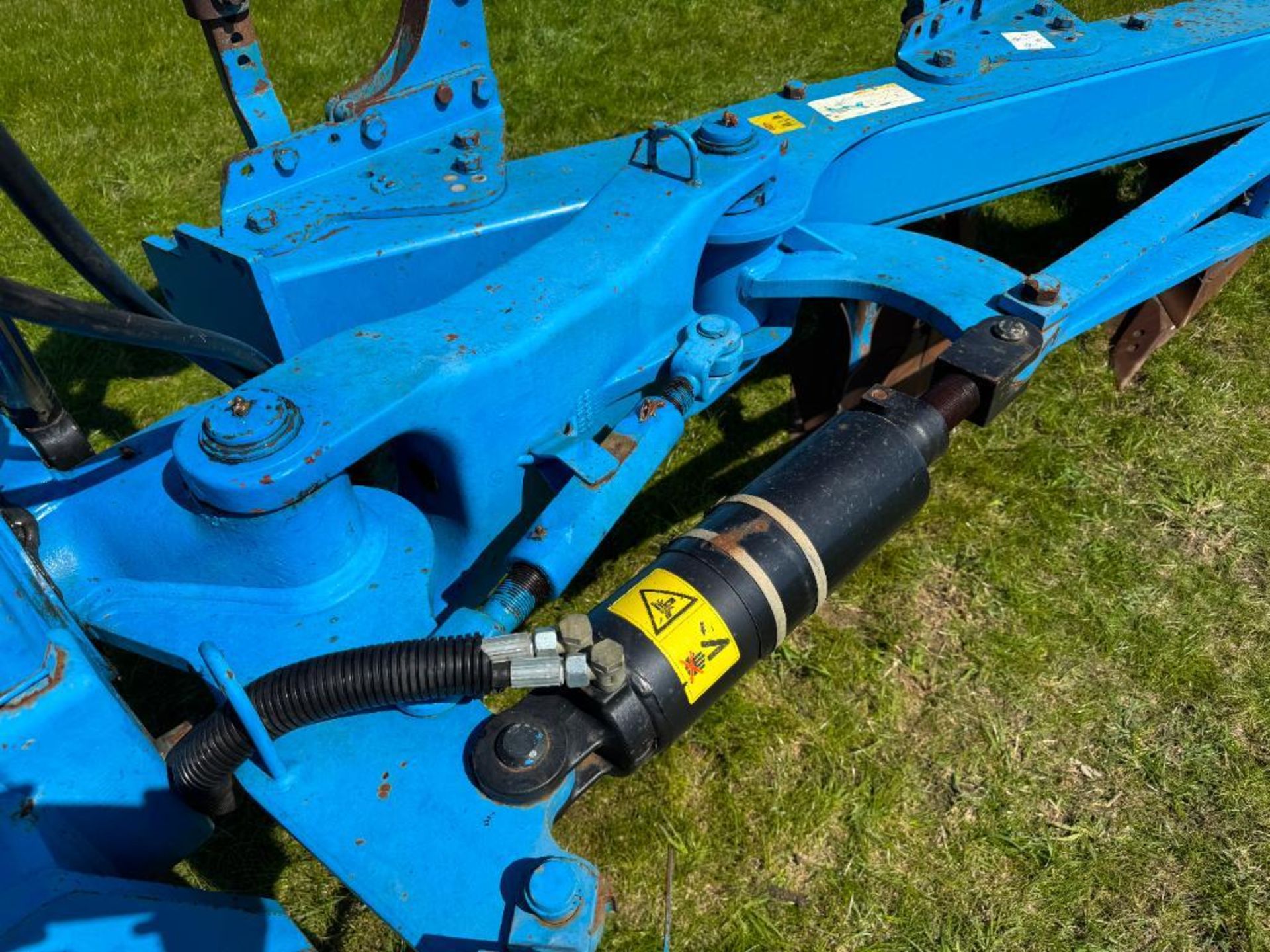 2002 Lemken Europal 8, 6 furrow reversible plough with skimmers. Serial No: 253161 - Image 14 of 16