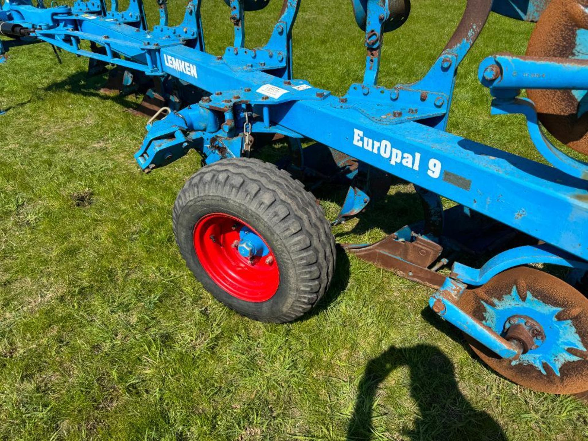 2002 Lemken Europal 8, 6 furrow reversible plough with skimmers. Serial No: 253161 - Image 13 of 16