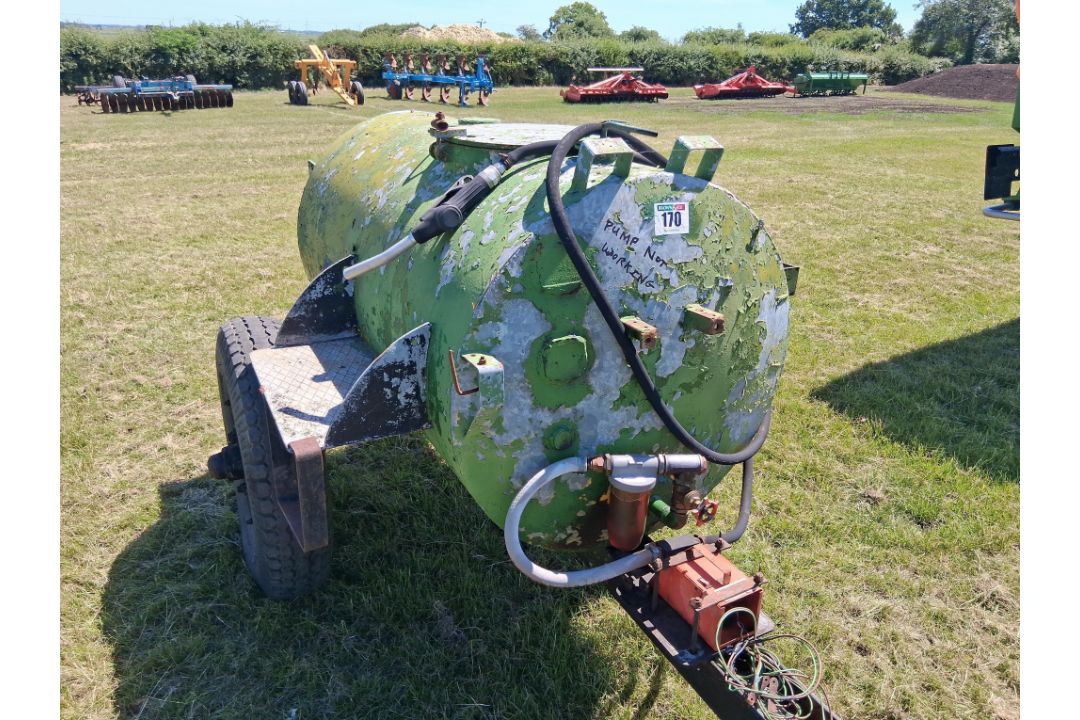 Diesel bowser with 12v pump, single axle on 8.00-19 wheels and tyres - Image 4 of 12
