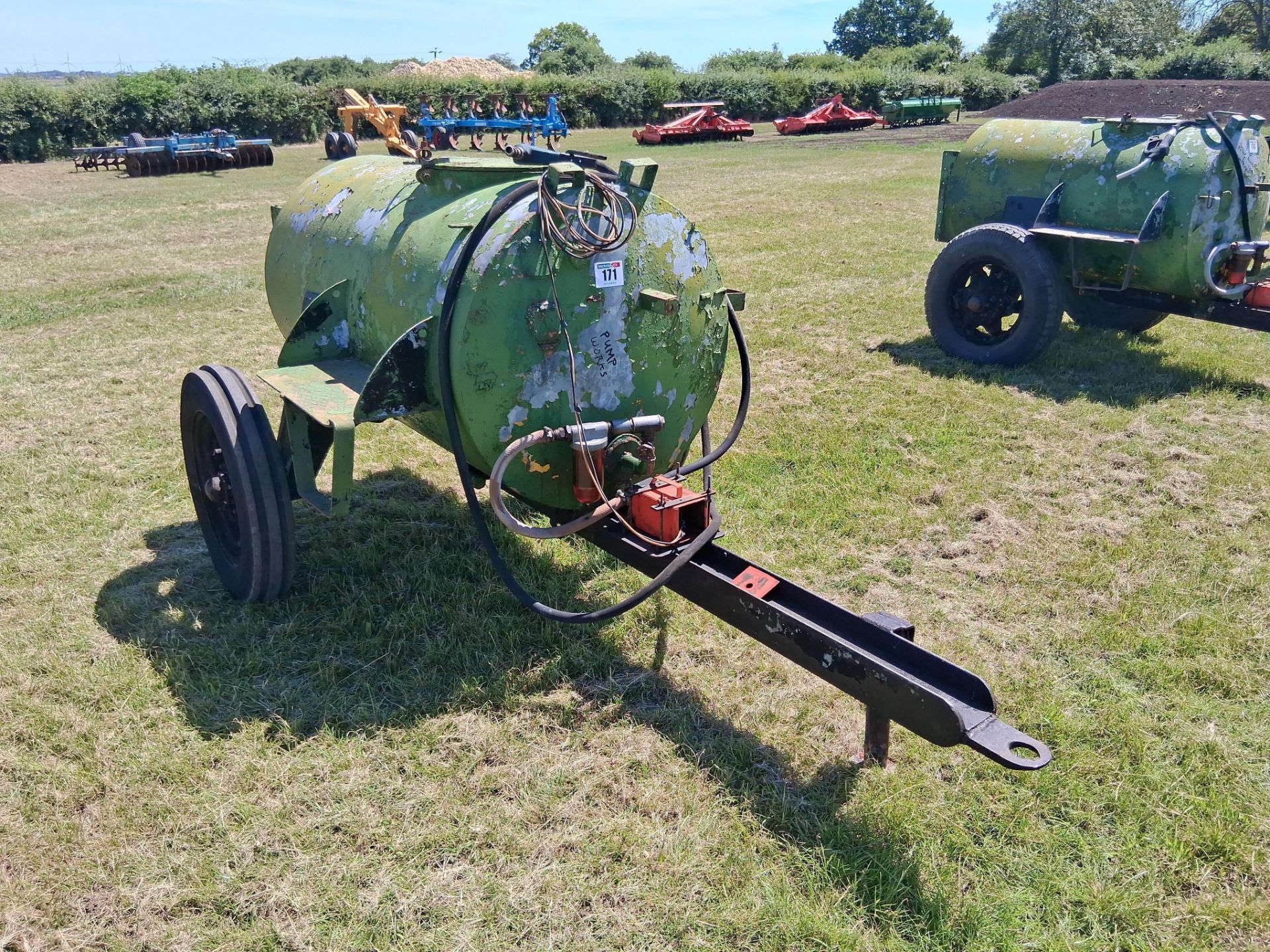 Diesel bowser with 12v pump, single axle on 6.00-19 wheels and tyres - Image 5 of 13