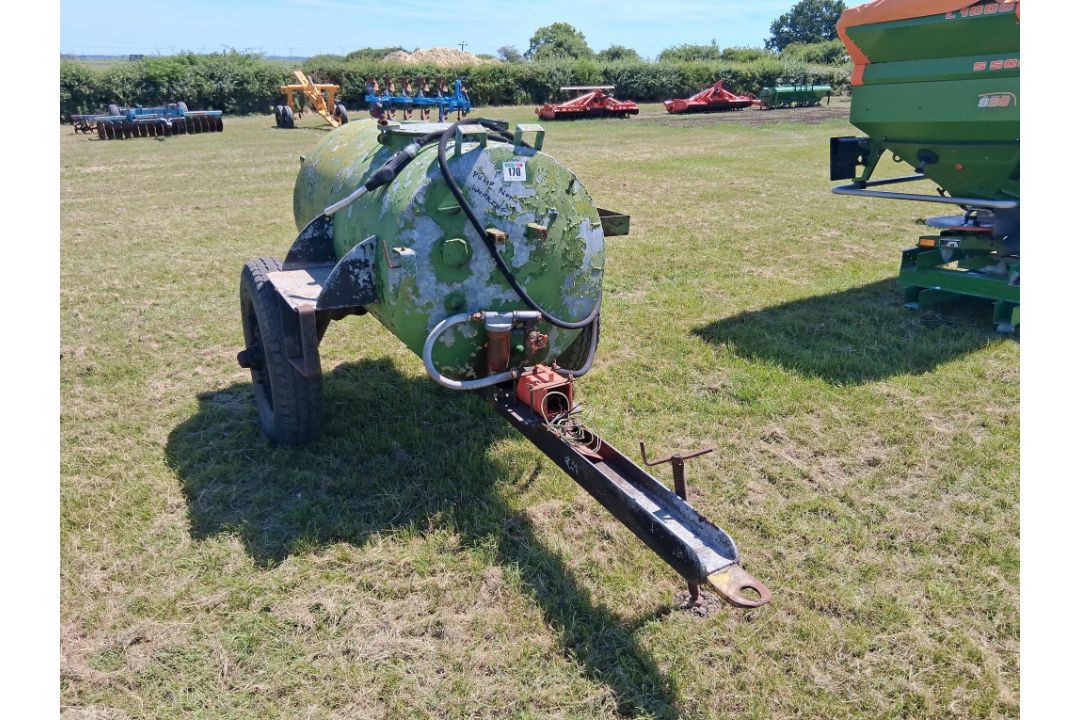 Diesel bowser with 12v pump, single axle on 8.00-19 wheels and tyres - Image 3 of 12