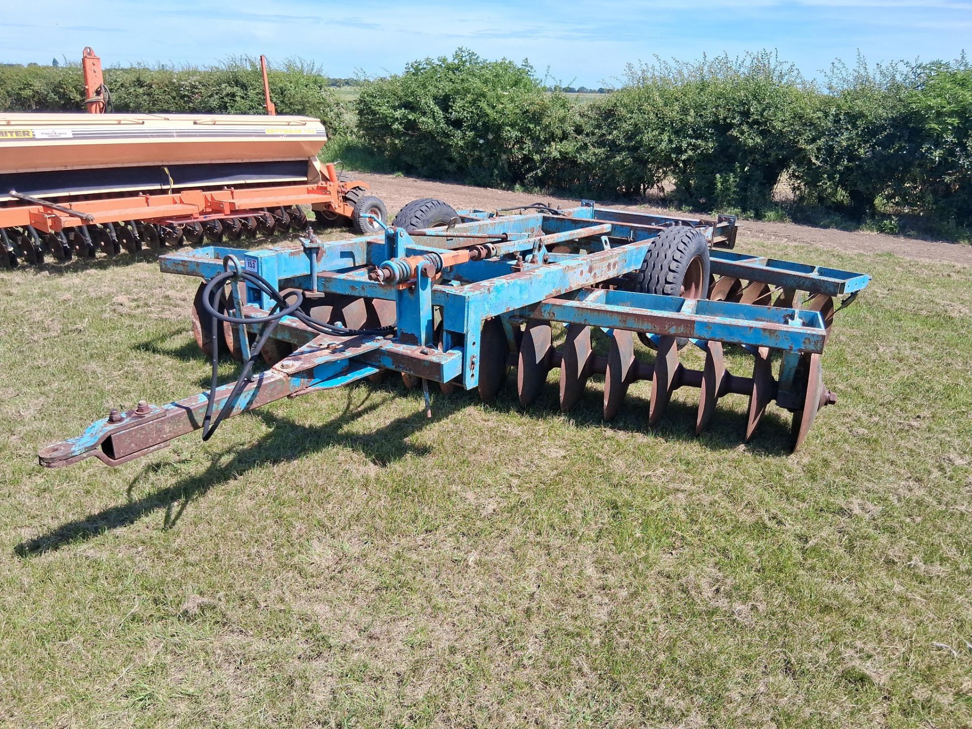Parmiter 3.5m trailed discs, manual depth control with rear drawbar ​​​​​​​NB: Manual in Office - Image 3 of 14