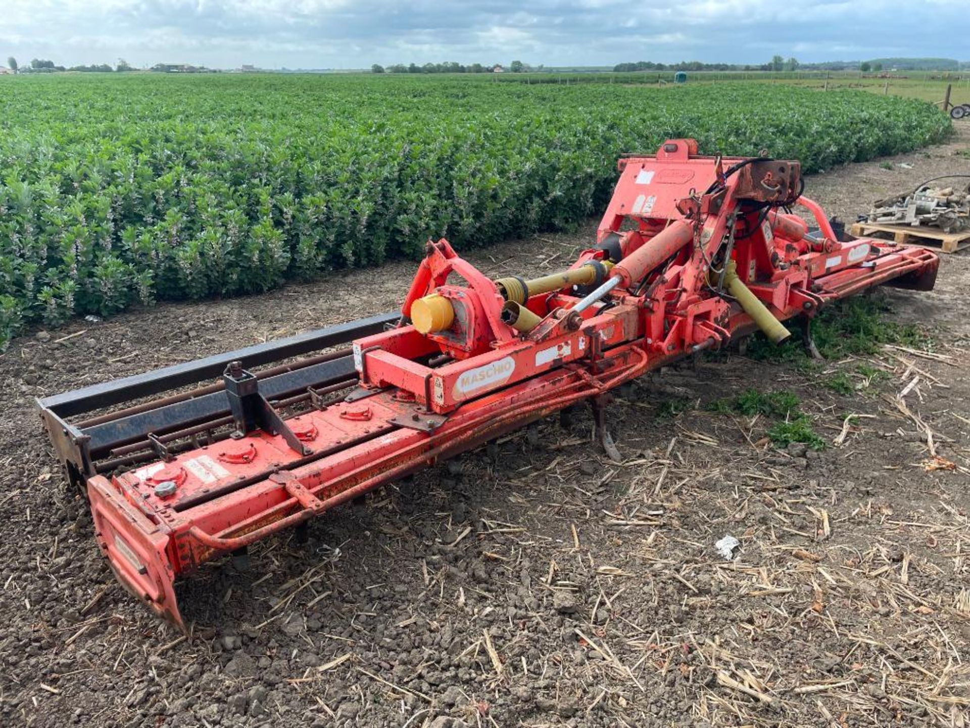 Maschio 6m hydraulic folding power harrow with rear spiral roller