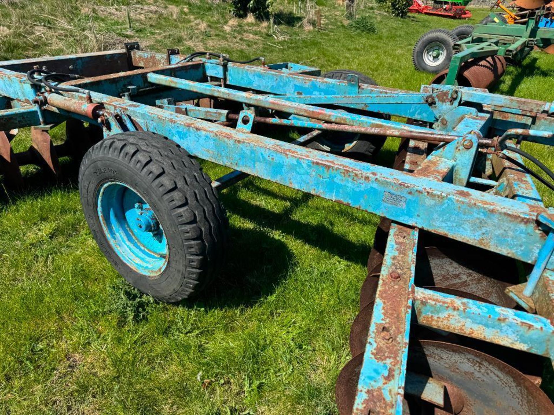 Parmiter 3.5m trailed discs, manual depth control with rear drawbar ​​​​​​​NB: Manual in Office - Image 10 of 14