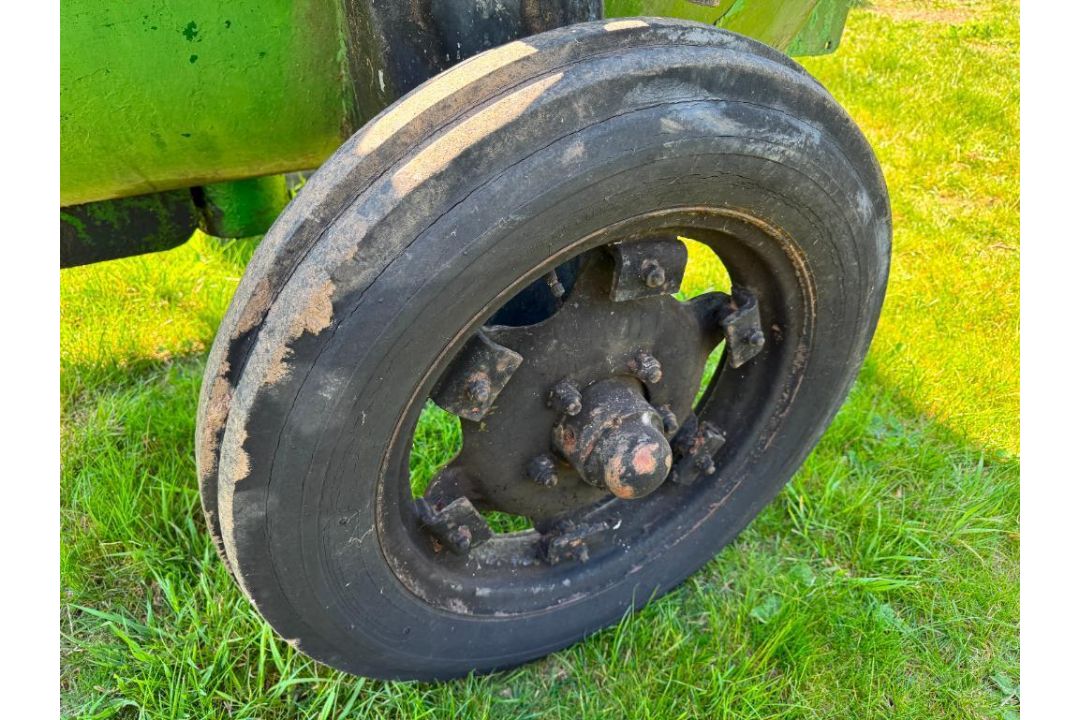 Diesel bowser with 12v pump, single axle on 8.00-19 wheels and tyres - Image 11 of 12