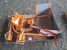 Quantity Simba marker signs, light brackets and 2No Simba Solo covering discs