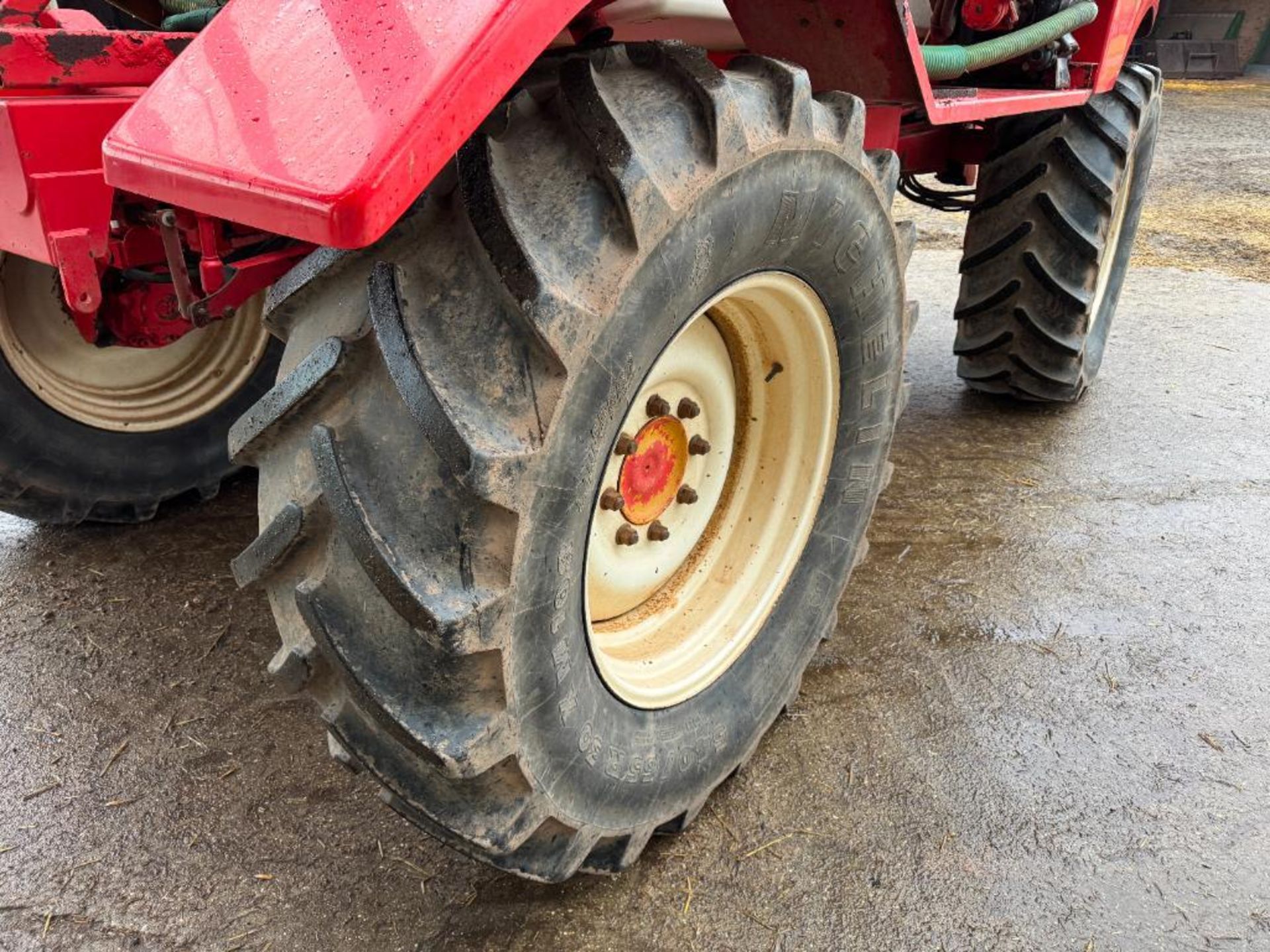 2005 Bateman RB25 24m self propelled sprayer with Bateman Contour booms, triple nozzle bodies, 3,000 - Image 14 of 29