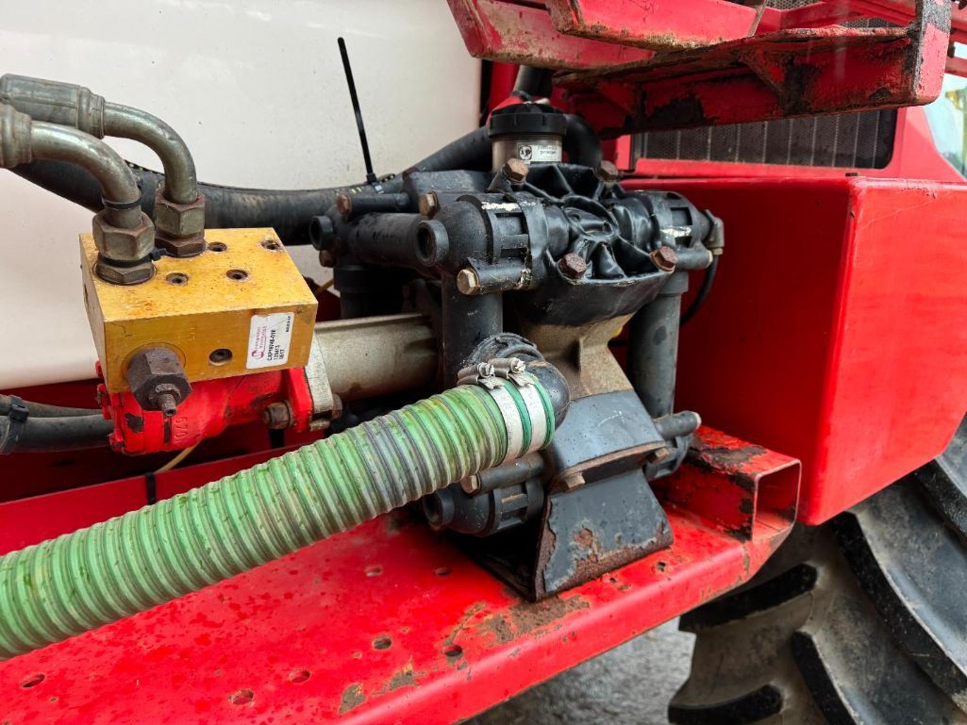 2005 Bateman RB25 24m self propelled sprayer with Bateman Contour booms, triple nozzle bodies, 3,000 - Image 16 of 29