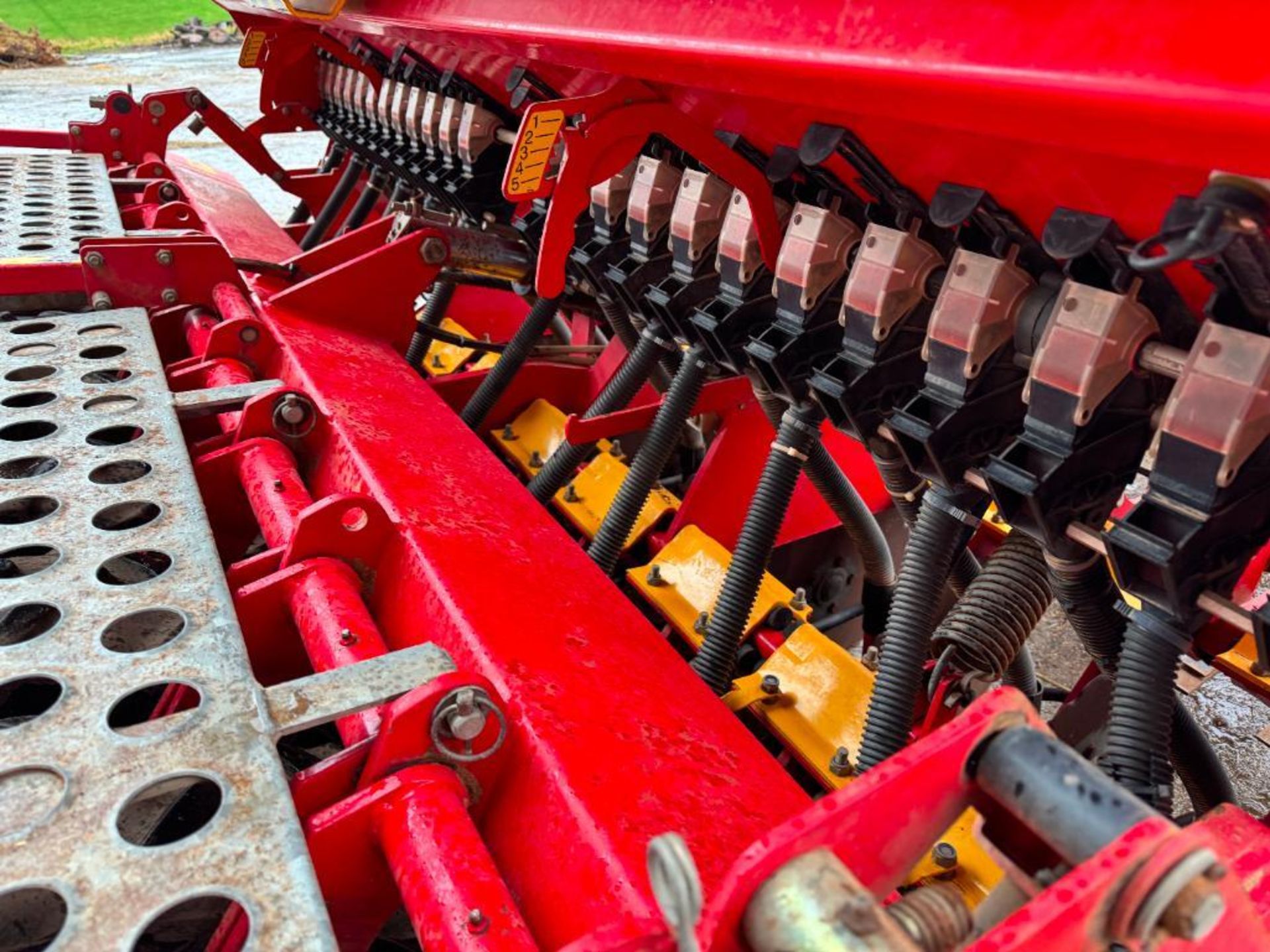 2004 Vaderstad Rapid 300S Super XL 3m disc drill with pre-em and bout markers. Serial No: 7276 - Image 10 of 17