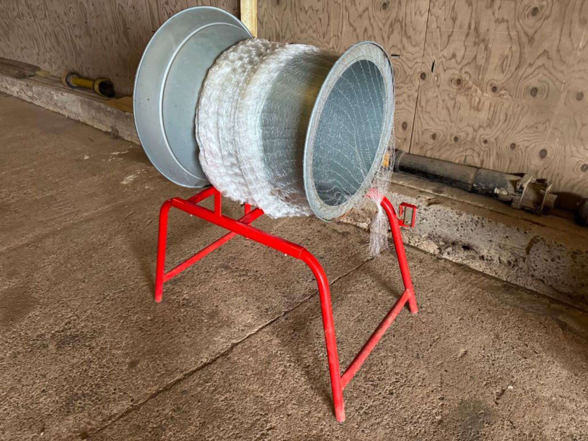 Christmas tree wrapper 17" on metal stand