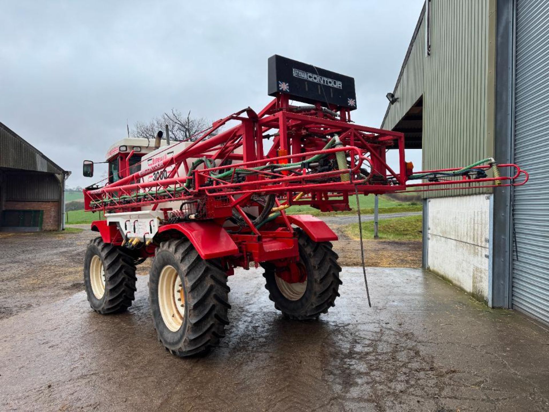 2005 Bateman RB25 24m self propelled sprayer with Bateman Contour booms, triple nozzle bodies, 3,000 - Image 5 of 29
