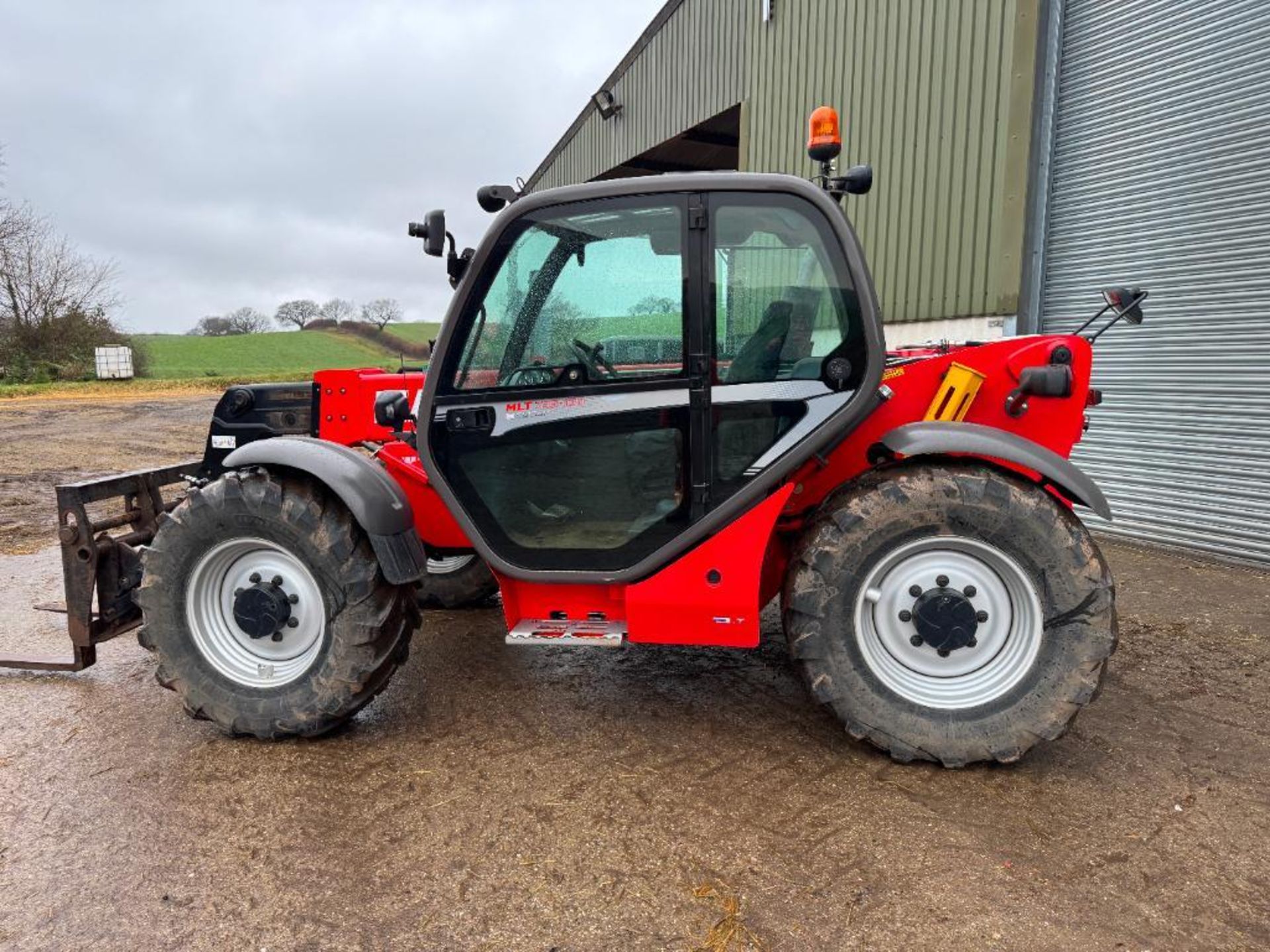 2013 Manitou MLT735-120 Classic materials handler with Manitou headstock and pallet tines on Micheli - Image 4 of 17