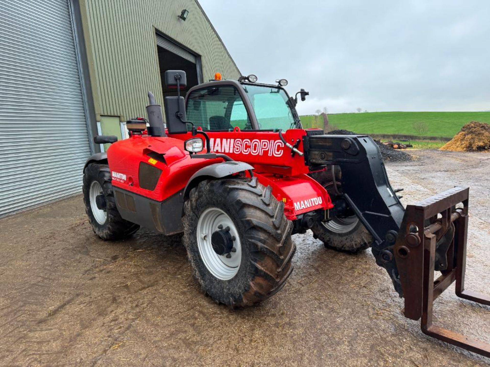 2013 Manitou MLT735-120 Classic materials handler with Manitou headstock and pallet tines on Micheli - Image 12 of 17