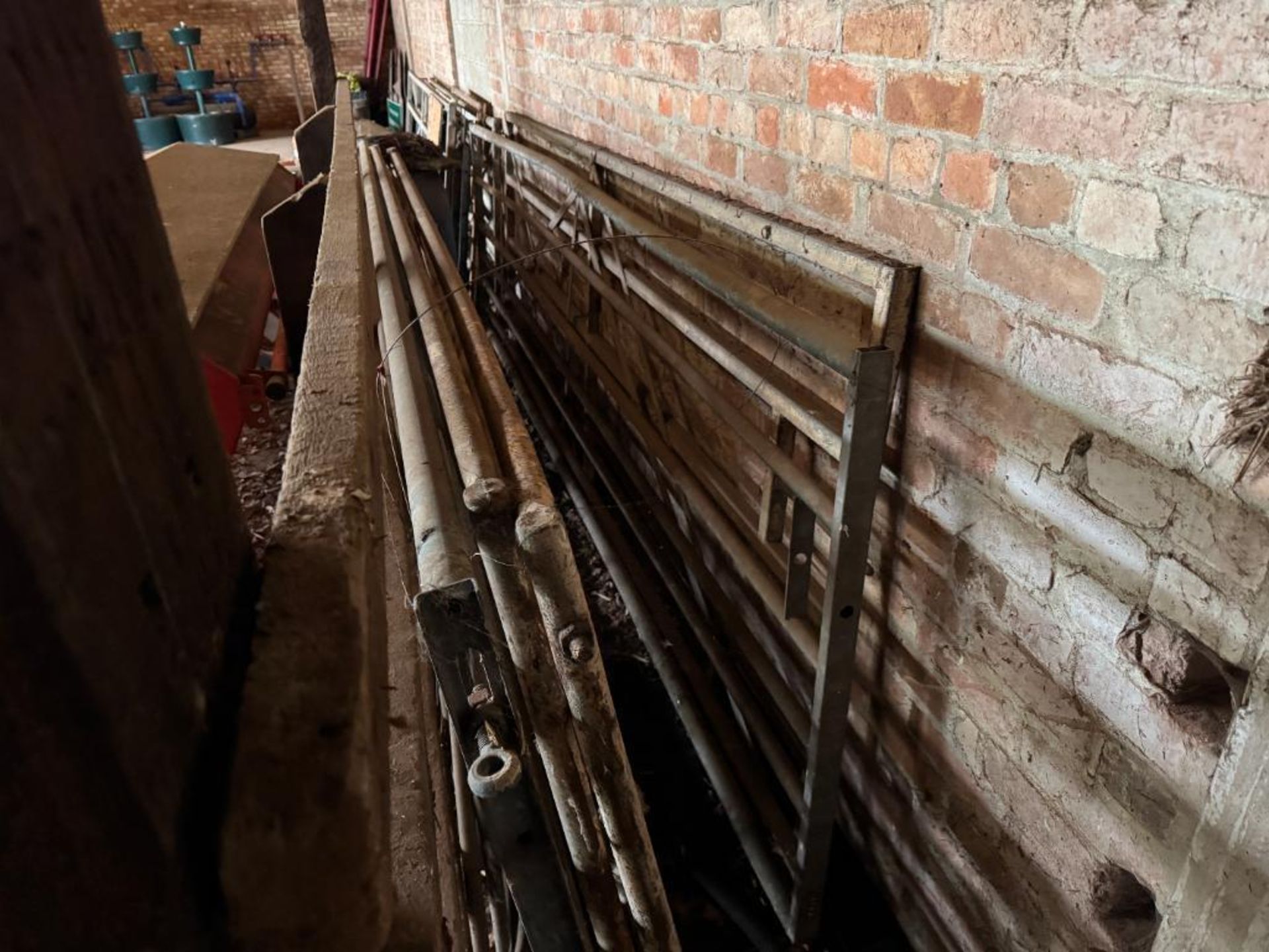 Quantity miscellaneous gates - Image 2 of 5