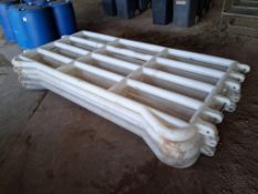 5No Enduramaxx plastic cattle handles