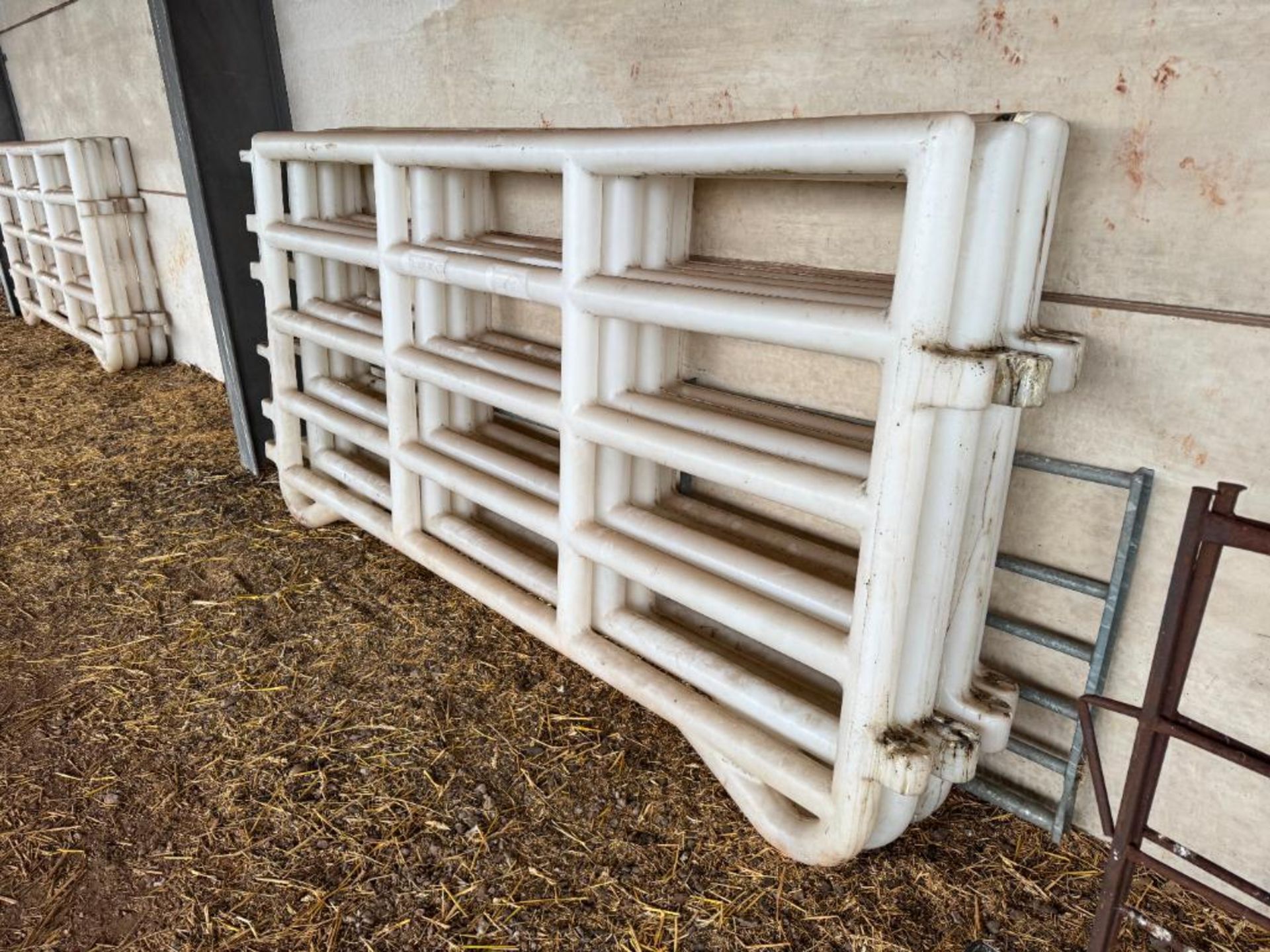Quantity Enduramaxx plastic cattle handles