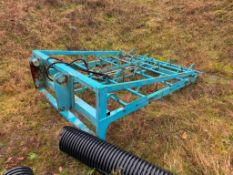Cook flat 10 bale grab with Manitou attachments. Serial No: 1897003