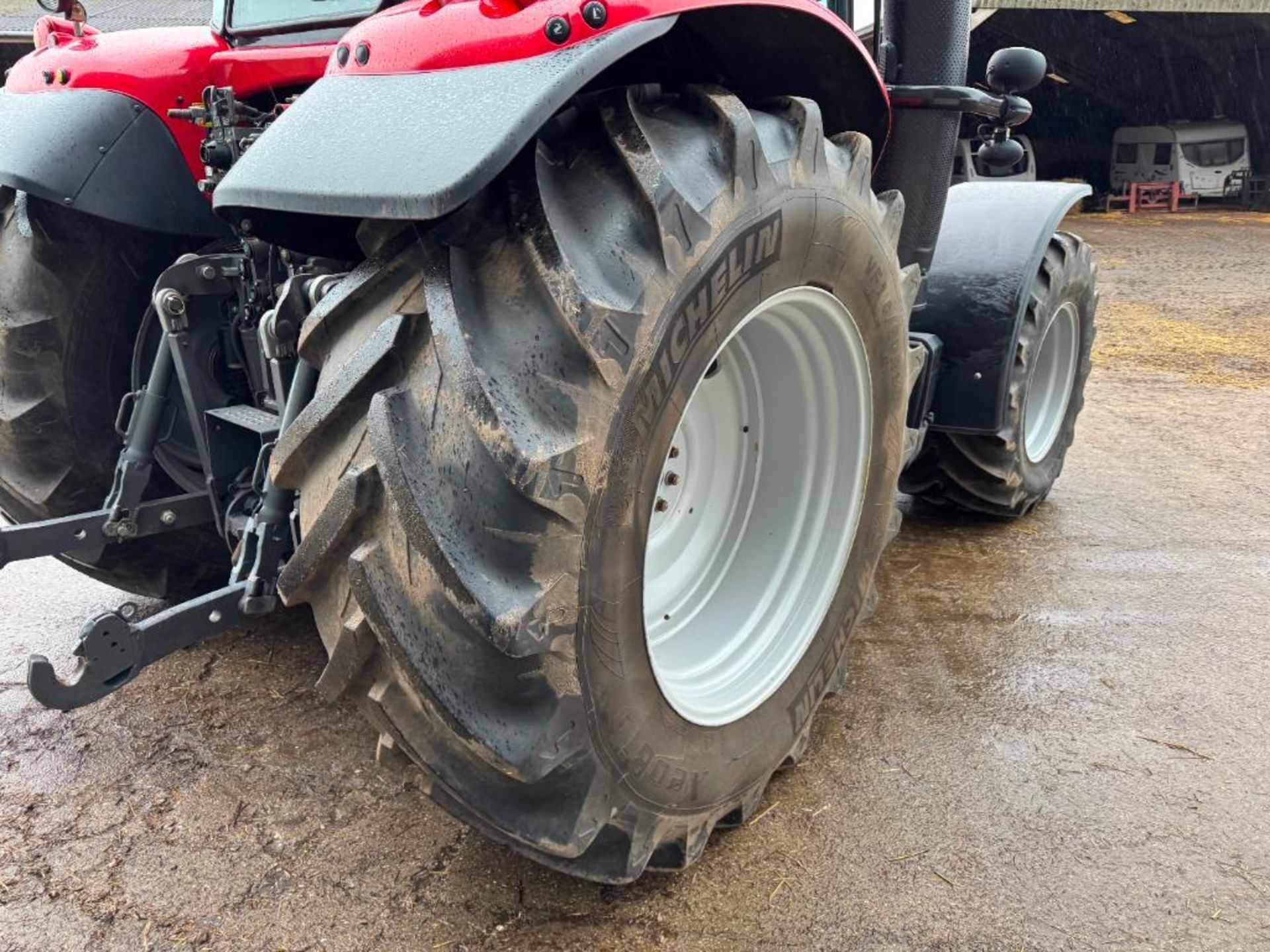 2018 Massey Ferguson 7718 Dyna-6 4wd tractor with front linkage, front and cab suspension, 4No elect - Image 10 of 17