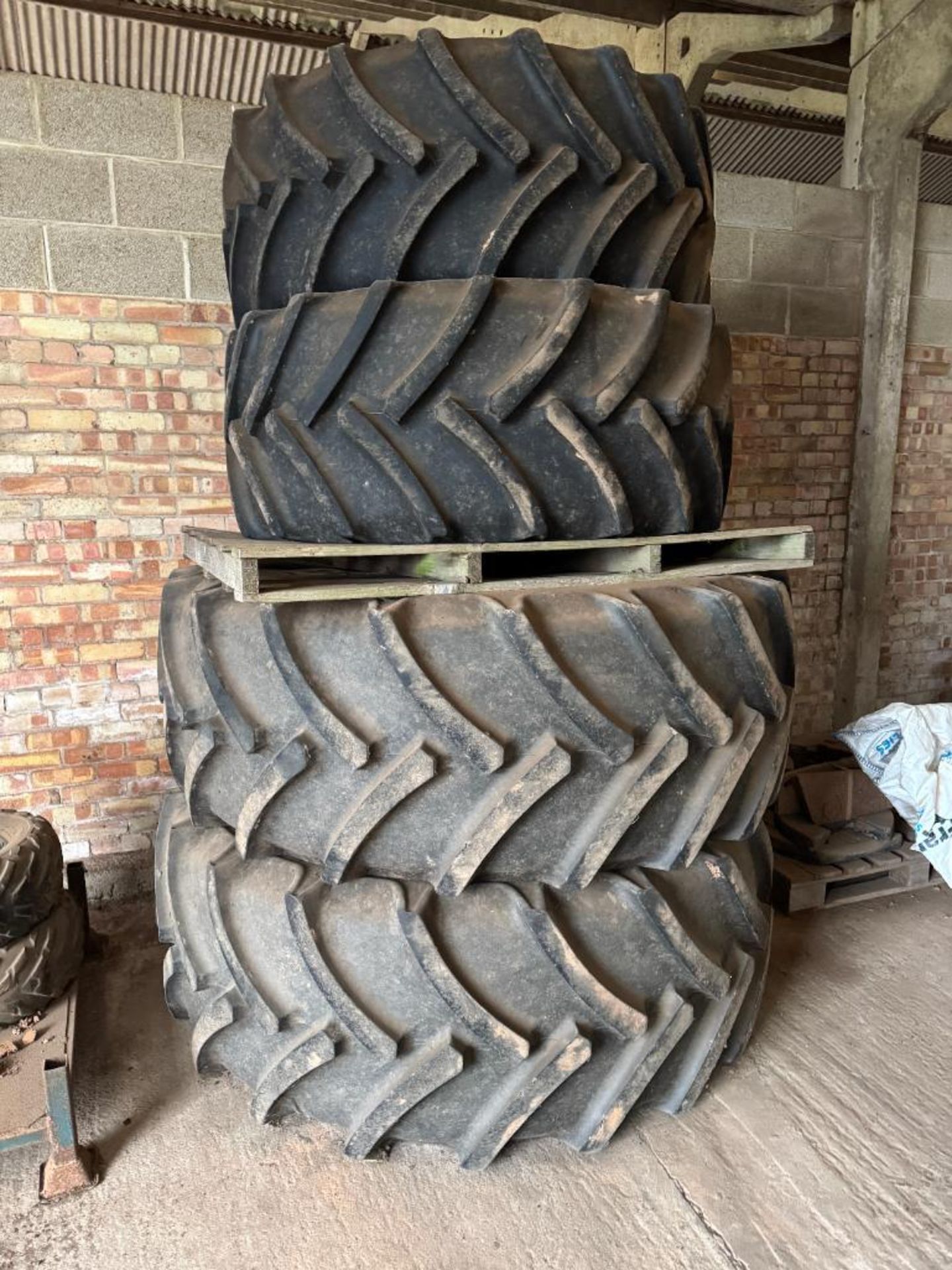 Pair Continental 710/70R38 rear and 600/65R28 front wheels and tyres