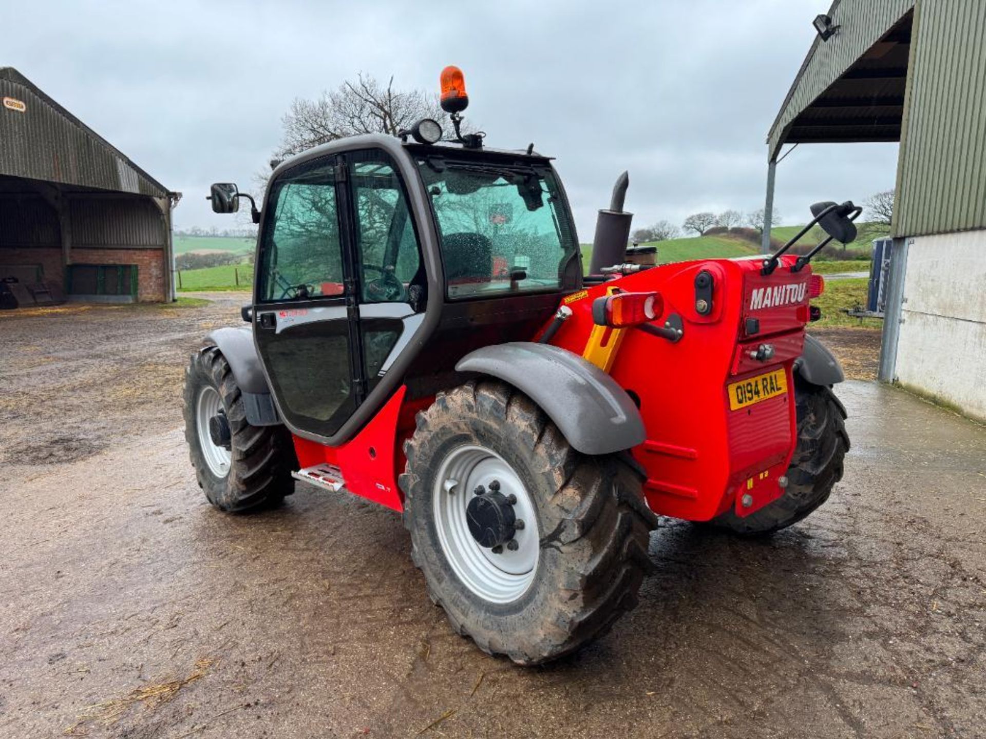 2013 Manitou MLT735-120 Classic materials handler with Manitou headstock and pallet tines on Micheli - Image 5 of 17