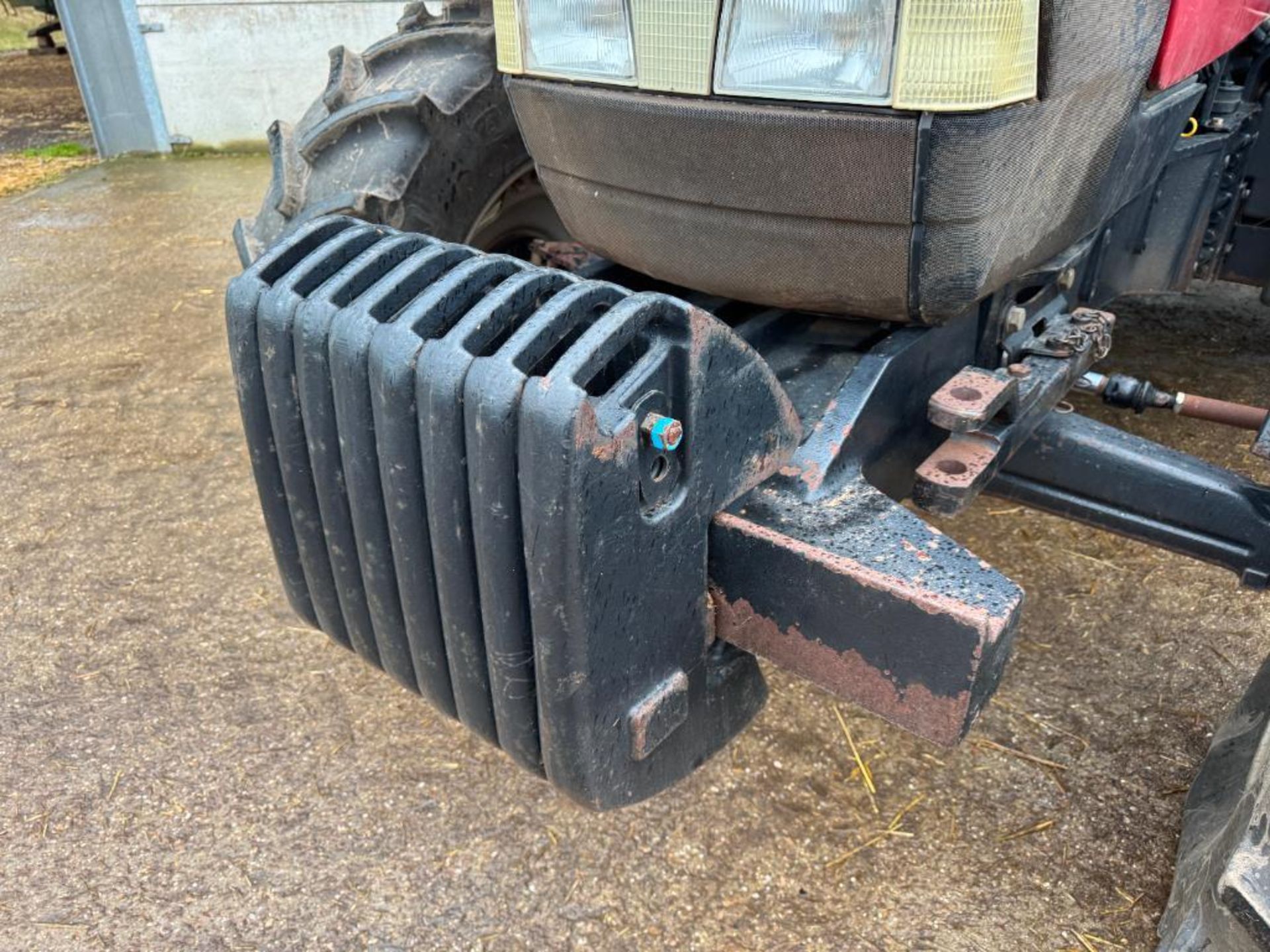 2000 Case MX120 4wd powershift tractor with 16No 45kg wafer weights, 3No manual spools on Vredestein - Image 3 of 14