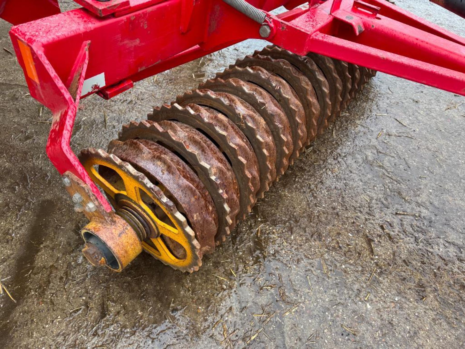 2000 Vaderstad Rollex 620 horizontal folding cambridge rolls with 18" breaker rings on Vredestein 10 - Image 8 of 8