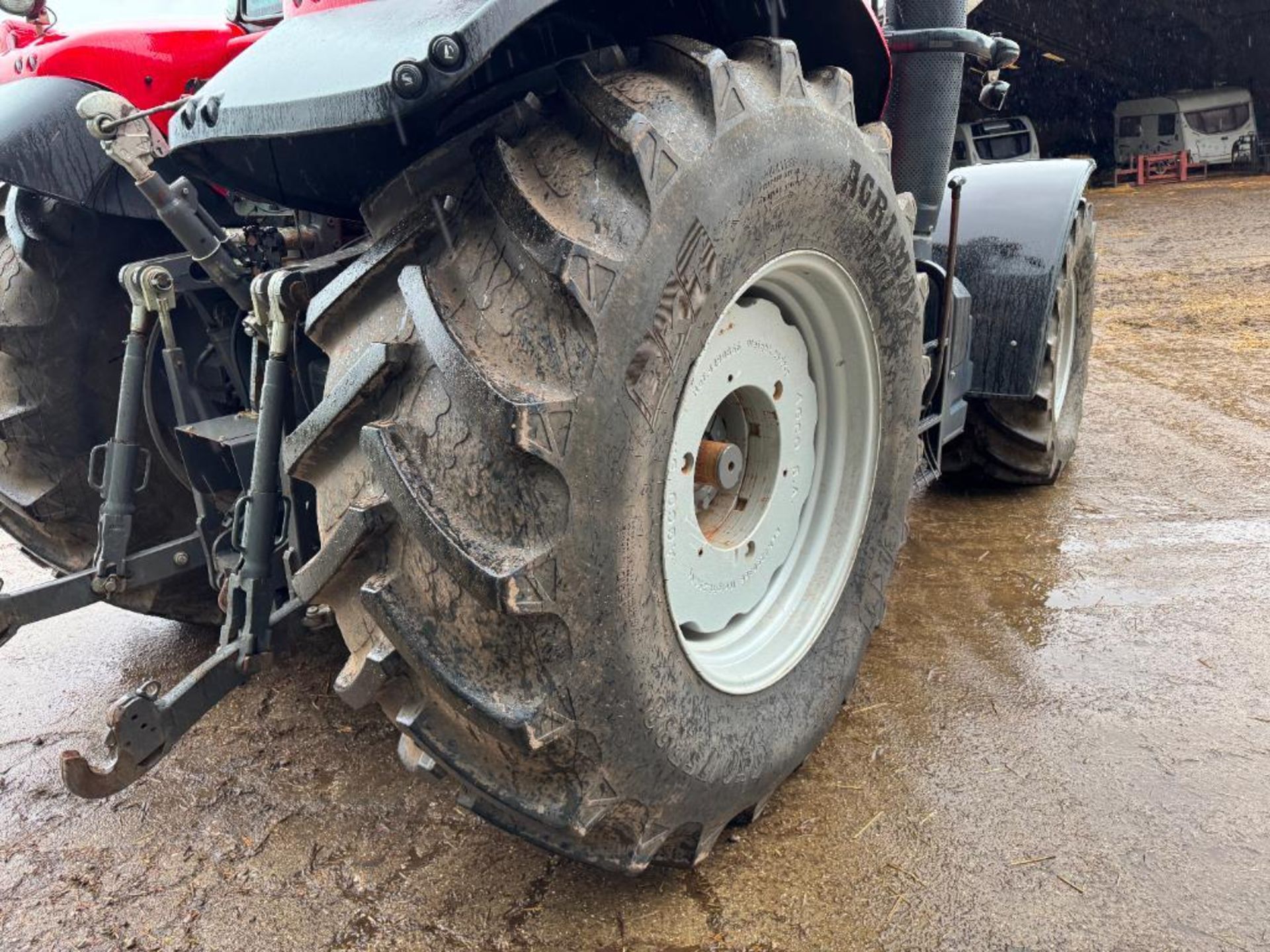 2014 Massey Ferguson 7626 Dyna-6 4wd tractor with front linkage, front and cab suspension, 4No elect - Image 11 of 14