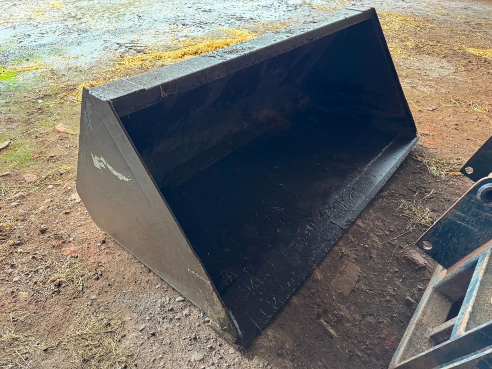 7ft 6" general purpose bucket with Manitou attachments - Image 3 of 3