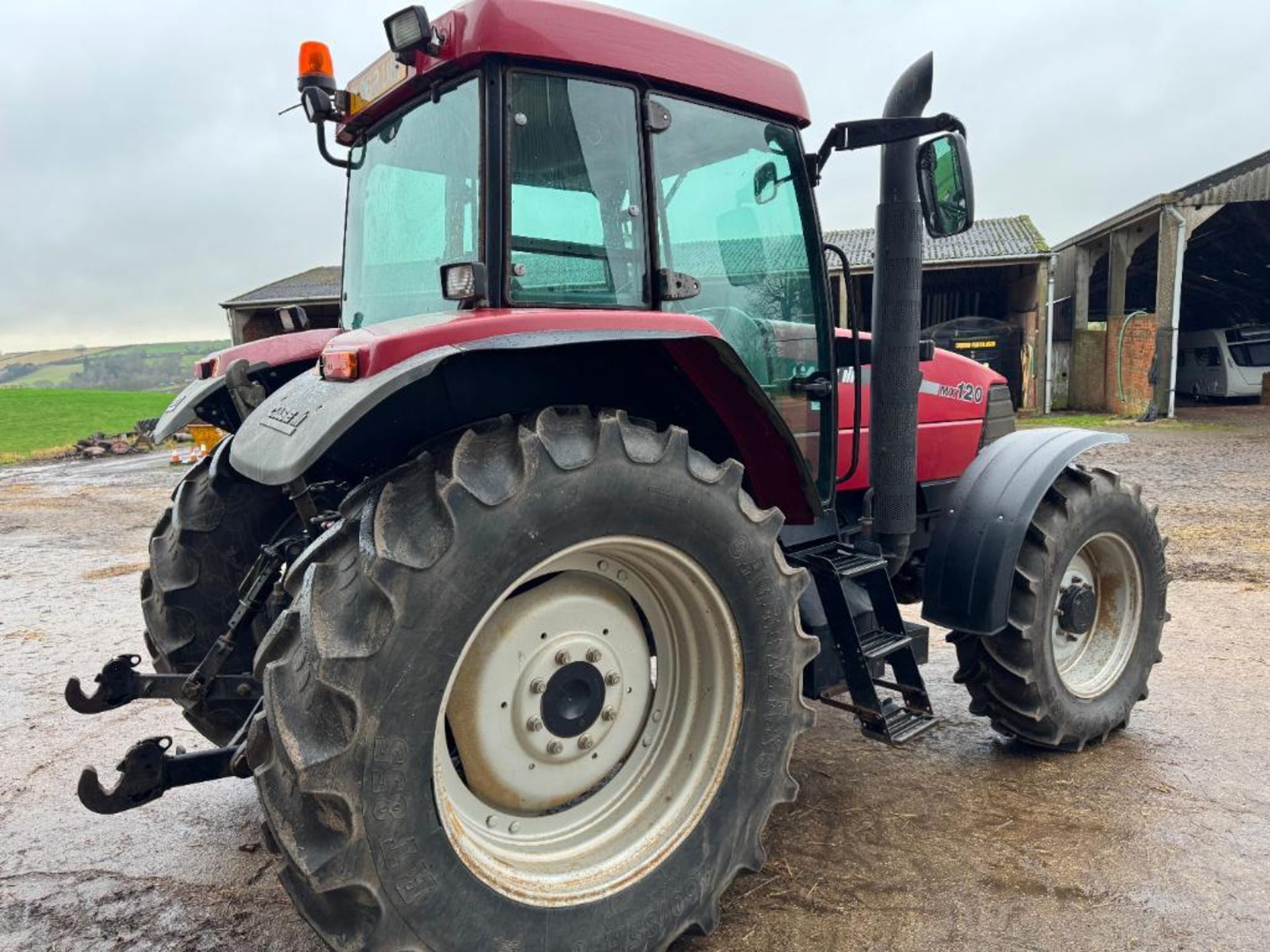 2000 Case MX120 4wd powershift tractor with 16No 45kg wafer weights, 3No manual spools on Vredestein - Image 9 of 14
