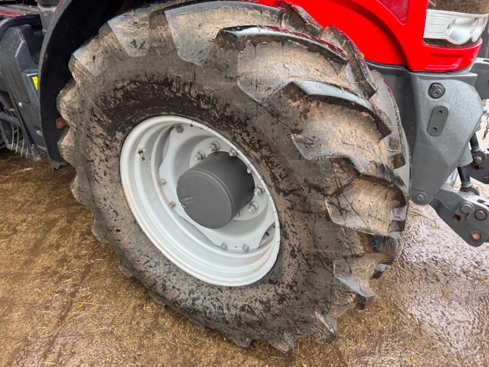 2014 Massey Ferguson 7626 Dyna-6 4wd tractor with front linkage, front and cab suspension, 4No elect - Image 13 of 14