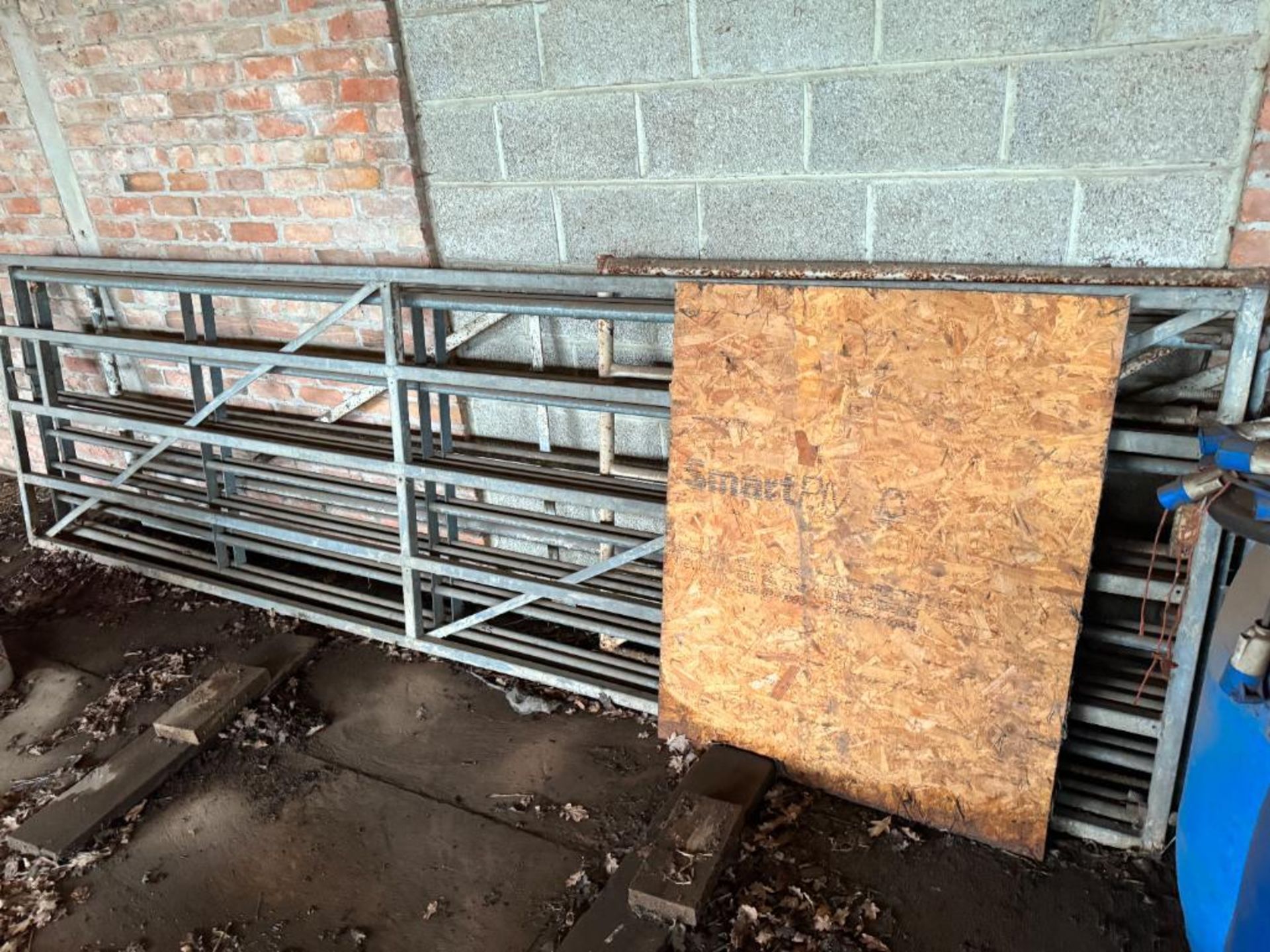 Quantity miscellaneous gates - Image 3 of 5