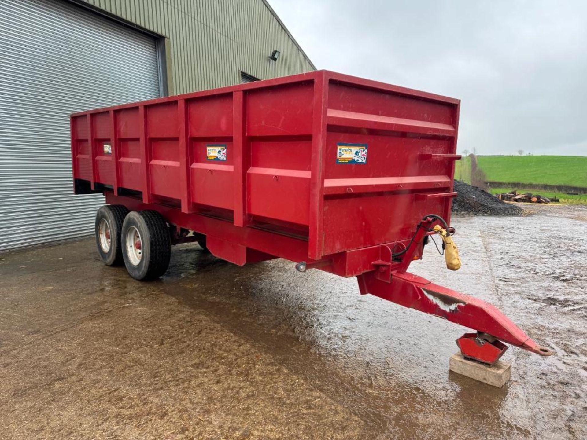 1999 Warwick 15t twin axle grain trailer with sprung drawbar, hydraulic brakes and manual tailgate o - Image 6 of 13