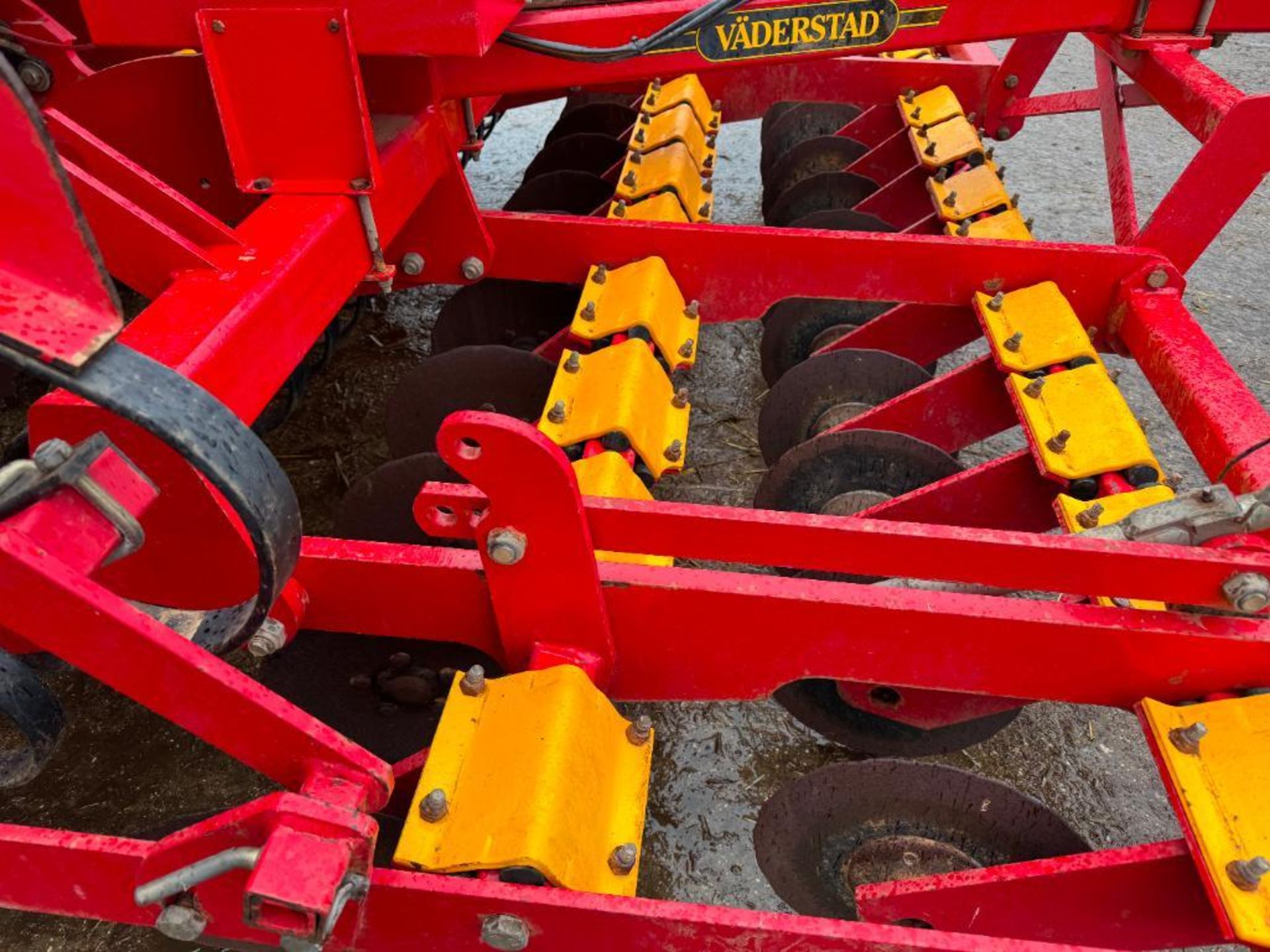 2004 Vaderstad Rapid 300S Super XL 3m disc drill with pre-em and bout markers. Serial No: 7276 - Image 13 of 17