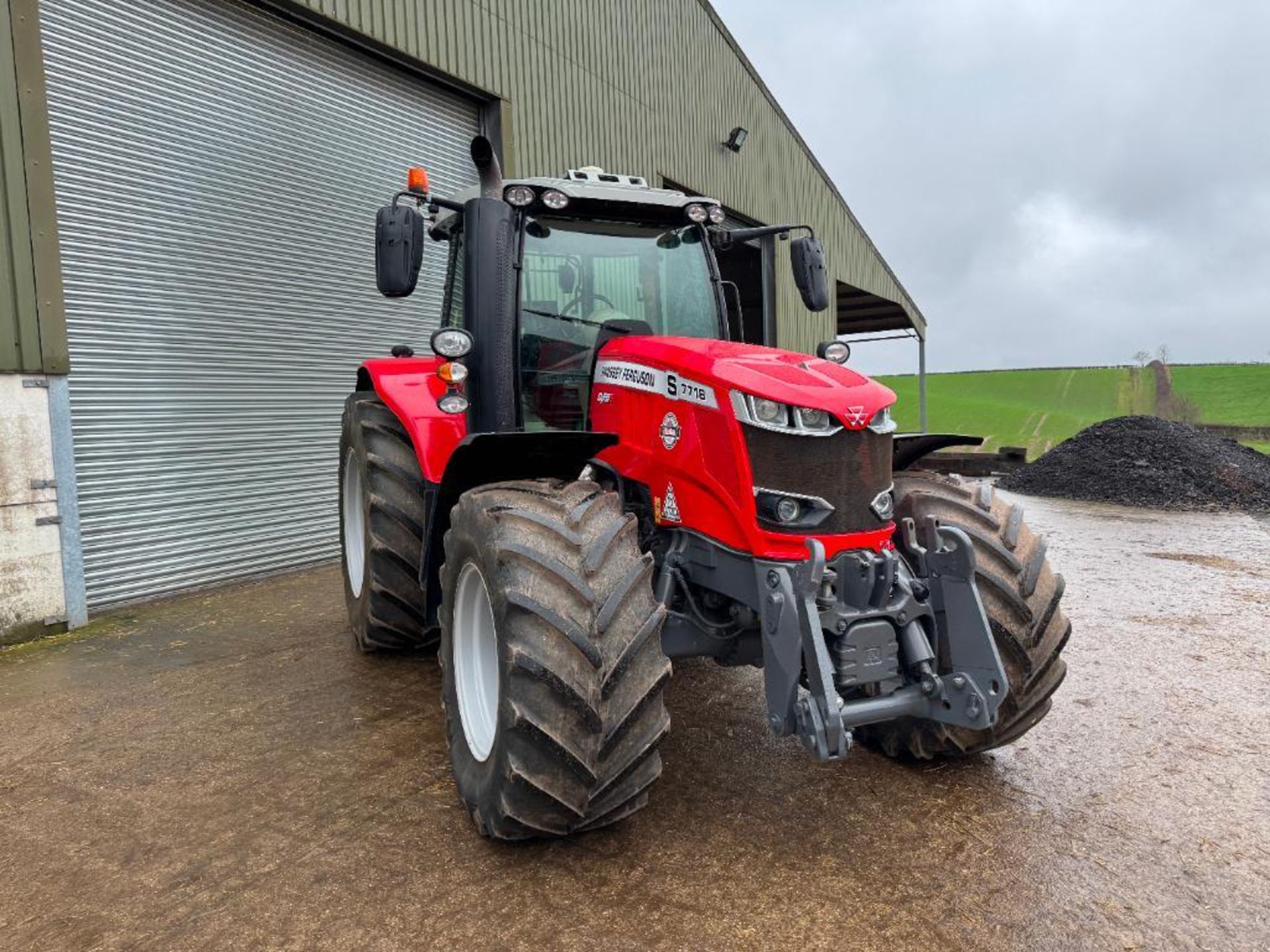 2018 Massey Ferguson 7718 Dyna-6 4wd tractor with front linkage, front and cab suspension, 4No elect - Image 14 of 17