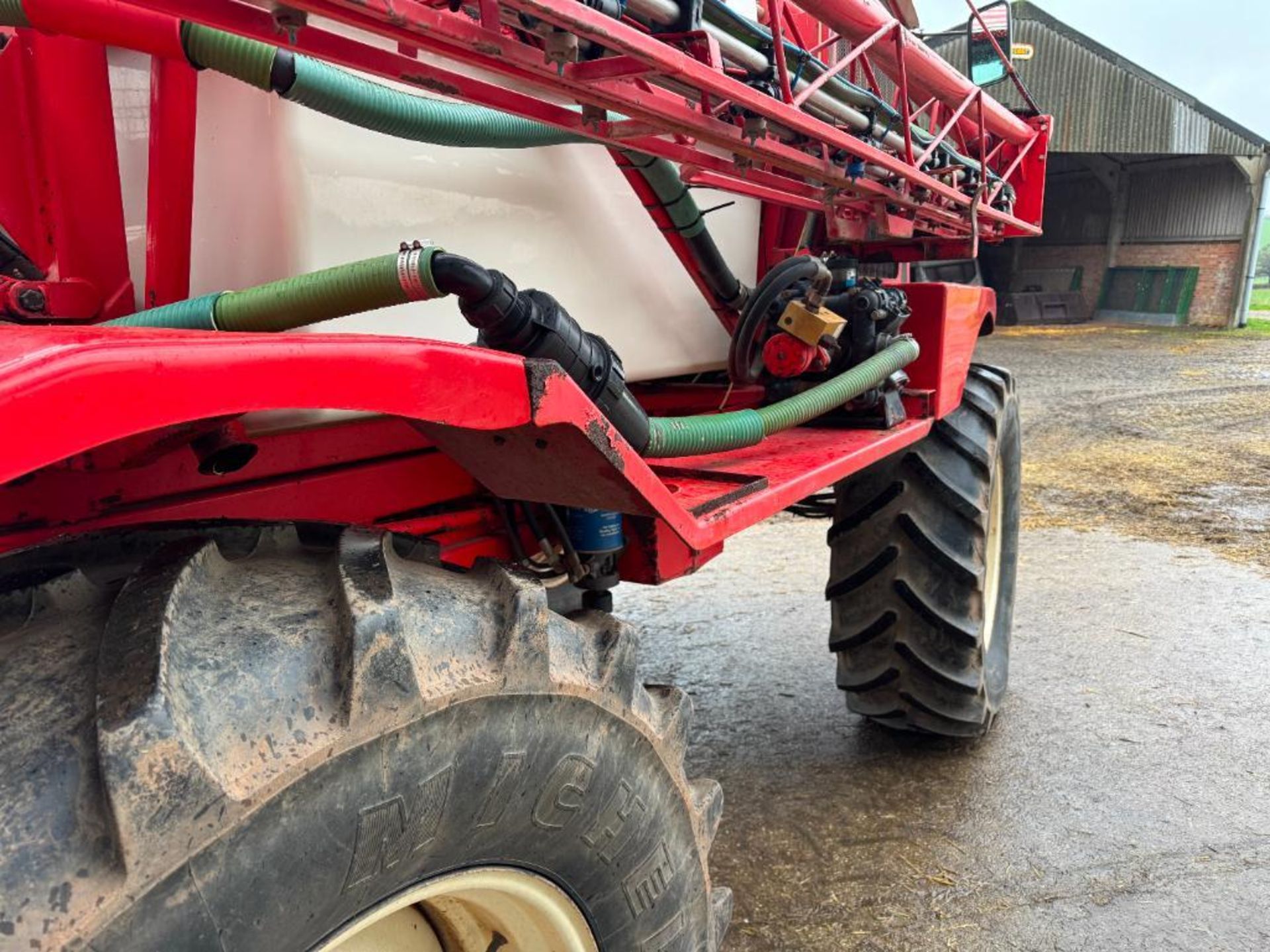 2005 Bateman RB25 24m self propelled sprayer with Bateman Contour booms, triple nozzle bodies, 3,000 - Image 15 of 29