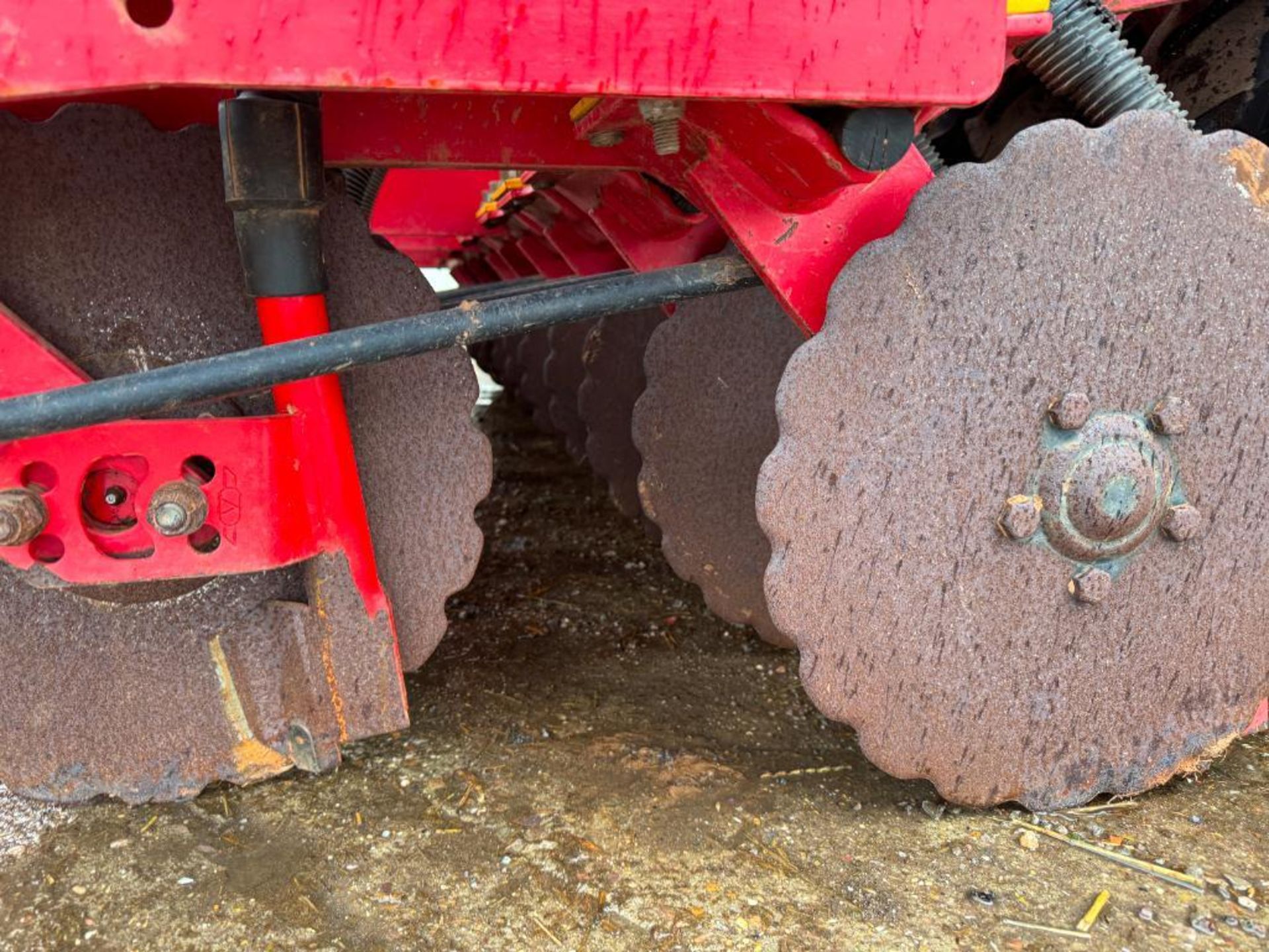 2004 Vaderstad Rapid 300S Super XL 3m disc drill with pre-em and bout markers. Serial No: 7276 - Image 5 of 17