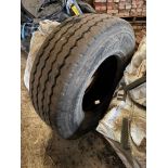 Single Bridgestone 385/65R22.5 super single tyre