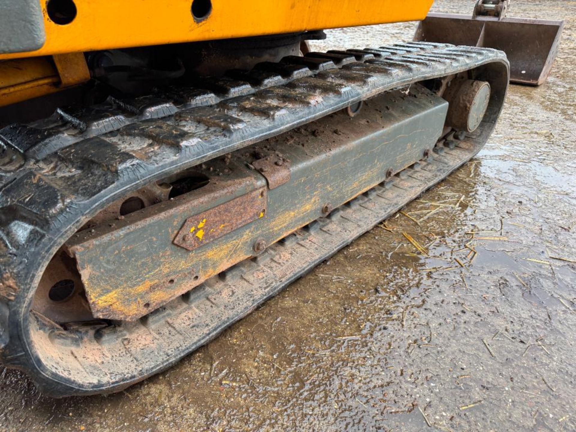 1996 JCB 804 rubber tracked 3.3t excavator with front blade and quick hitch, 14" tracks, 9", 12", 2f - Image 7 of 13