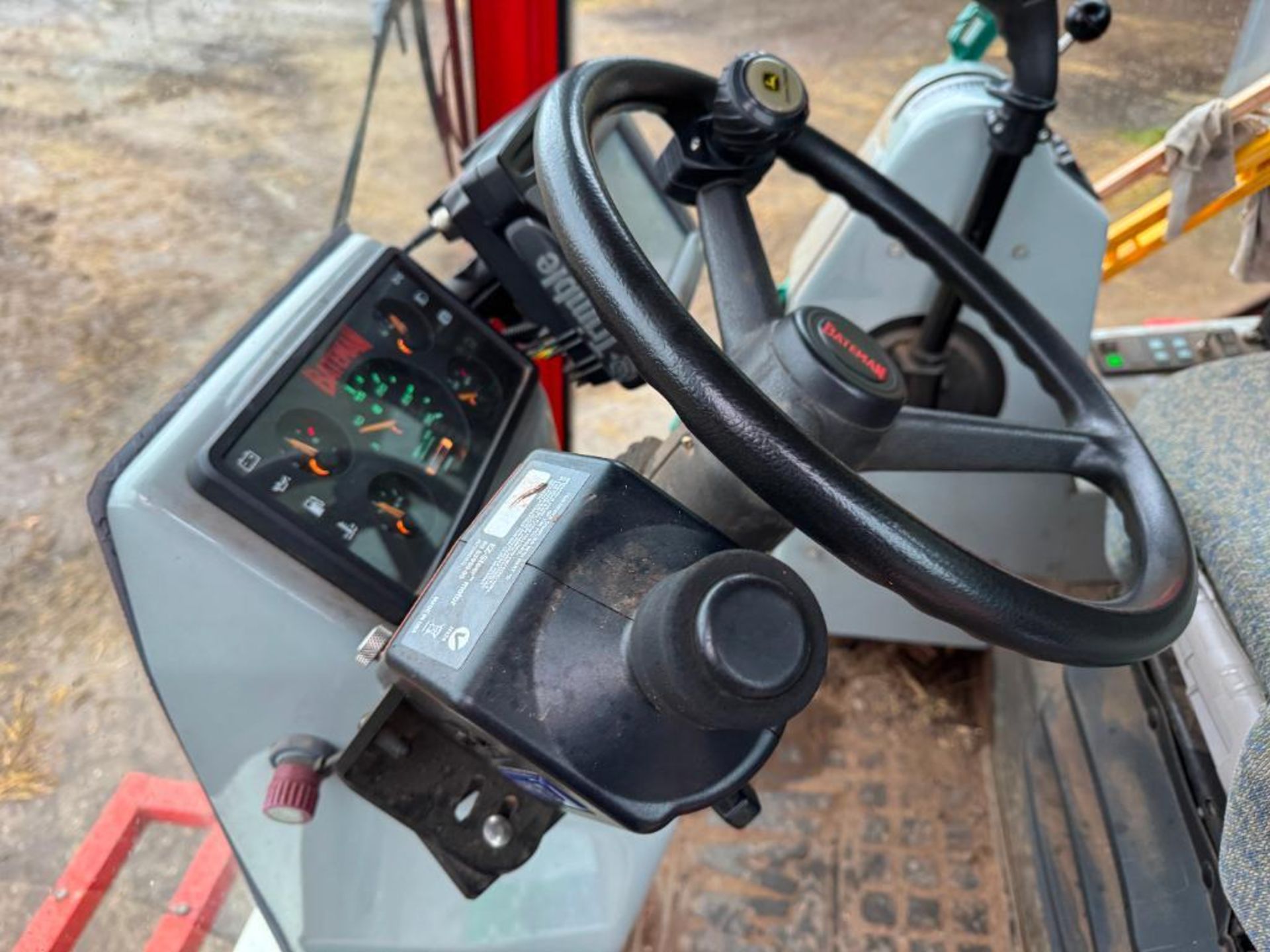 2005 Bateman RB25 24m self propelled sprayer with Bateman Contour booms, triple nozzle bodies, 3,000 - Image 28 of 29