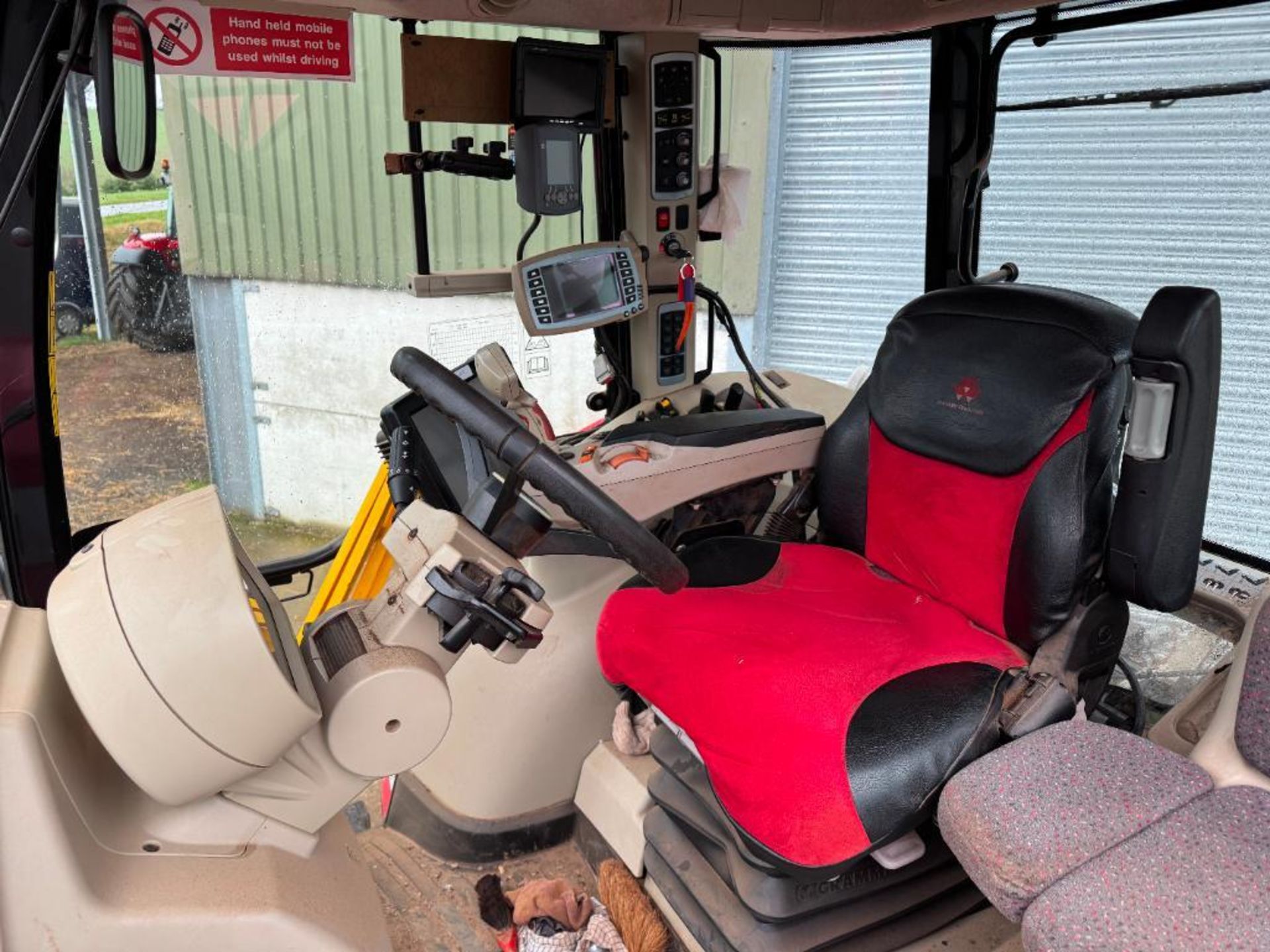 2014 Massey Ferguson 7626 Dyna-6 4wd tractor with front linkage, front and cab suspension, 4No elect - Image 2 of 14
