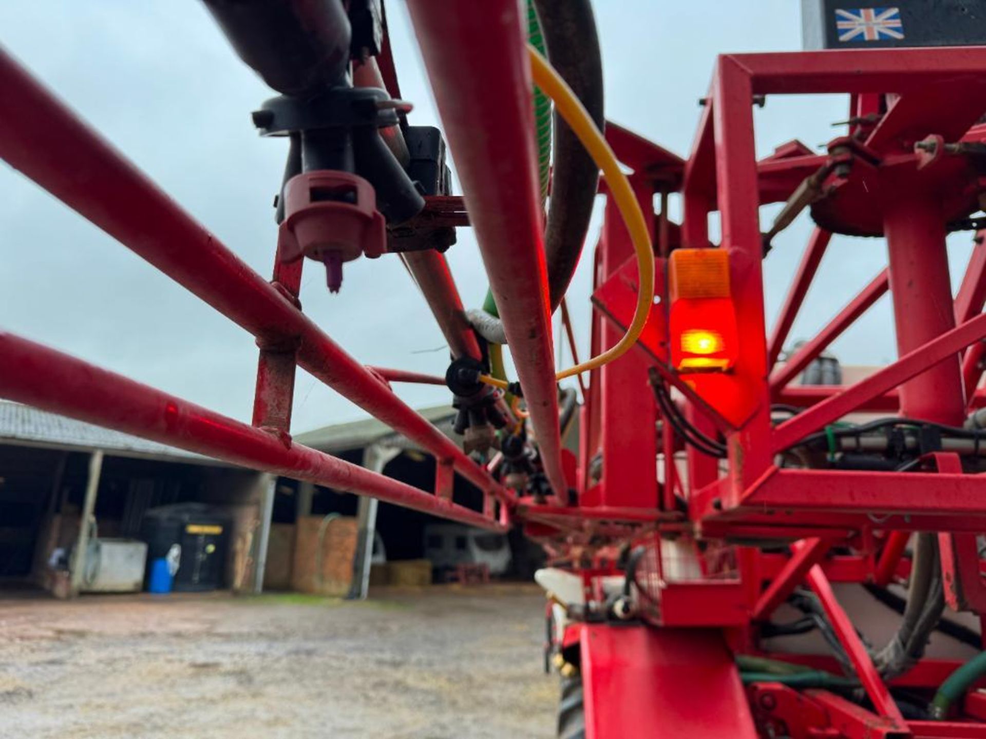 2005 Bateman RB25 24m self propelled sprayer with Bateman Contour booms, triple nozzle bodies, 3,000 - Image 7 of 29