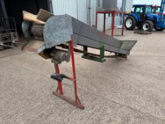 1987 Spang & Brands 0.3m wide x 3.7m rubber belt elevator, 3 phase. Serial No: 27,008-10