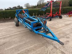 Rundle 4m Cambridge roll with end tow kit, hydraulic operated on 10-0/75-15.3 wheels and tyres