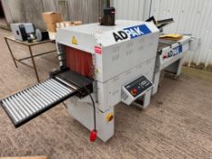 2005 SmiPack T450 AD Pack vacuum sealer, 3 phase. Serial No: 0015519 with packing table