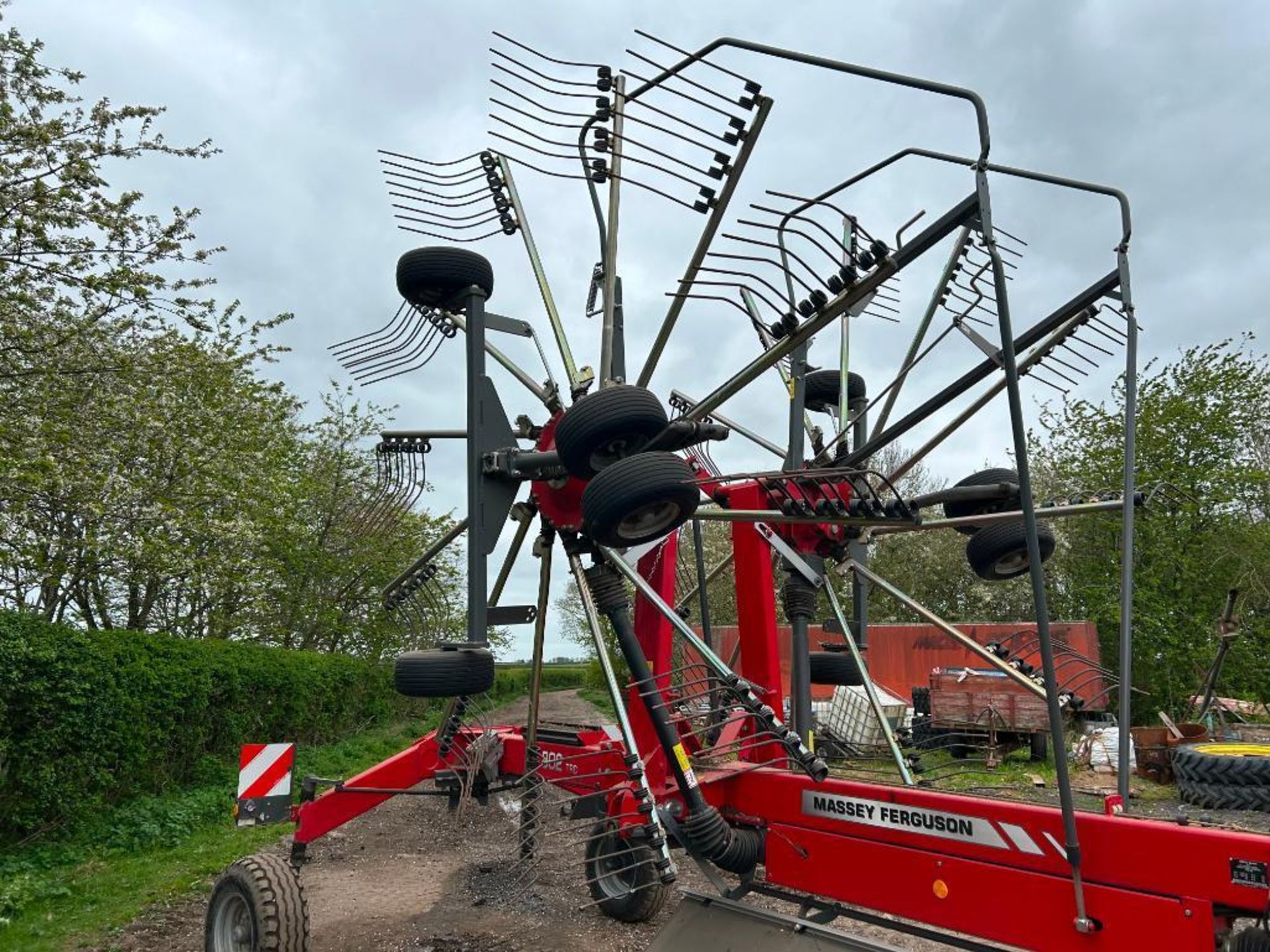 2020 Massey Ferguson RK802 TRC twin rotor rake, trailed. Serial No: WAMTYGRBJLG025040 - Image 10 of 24