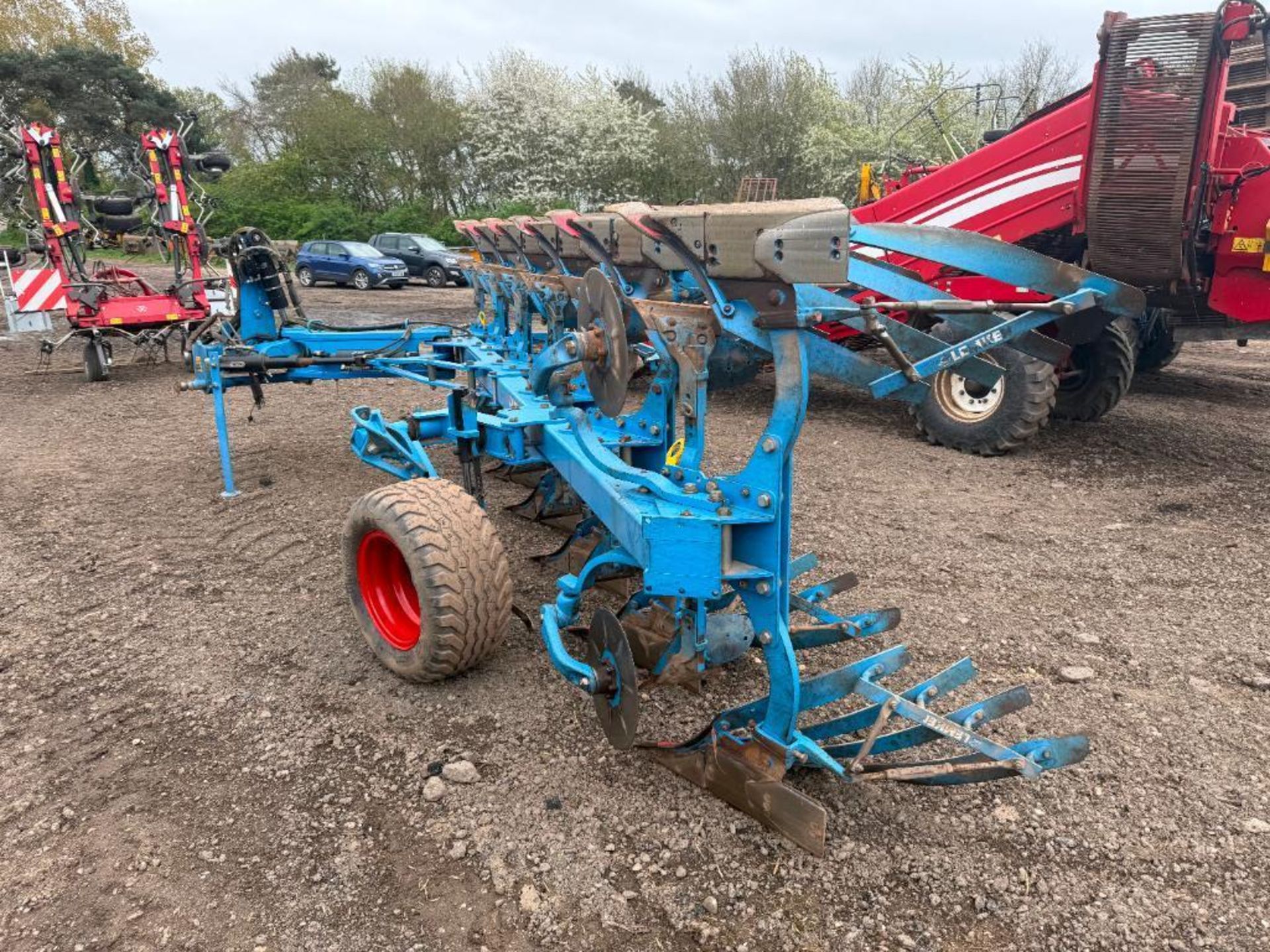2020 Lemken Juwel 8 6 furrow reversible plough, on-land, slatted mouldboards with skimmers, and pres - Image 14 of 42