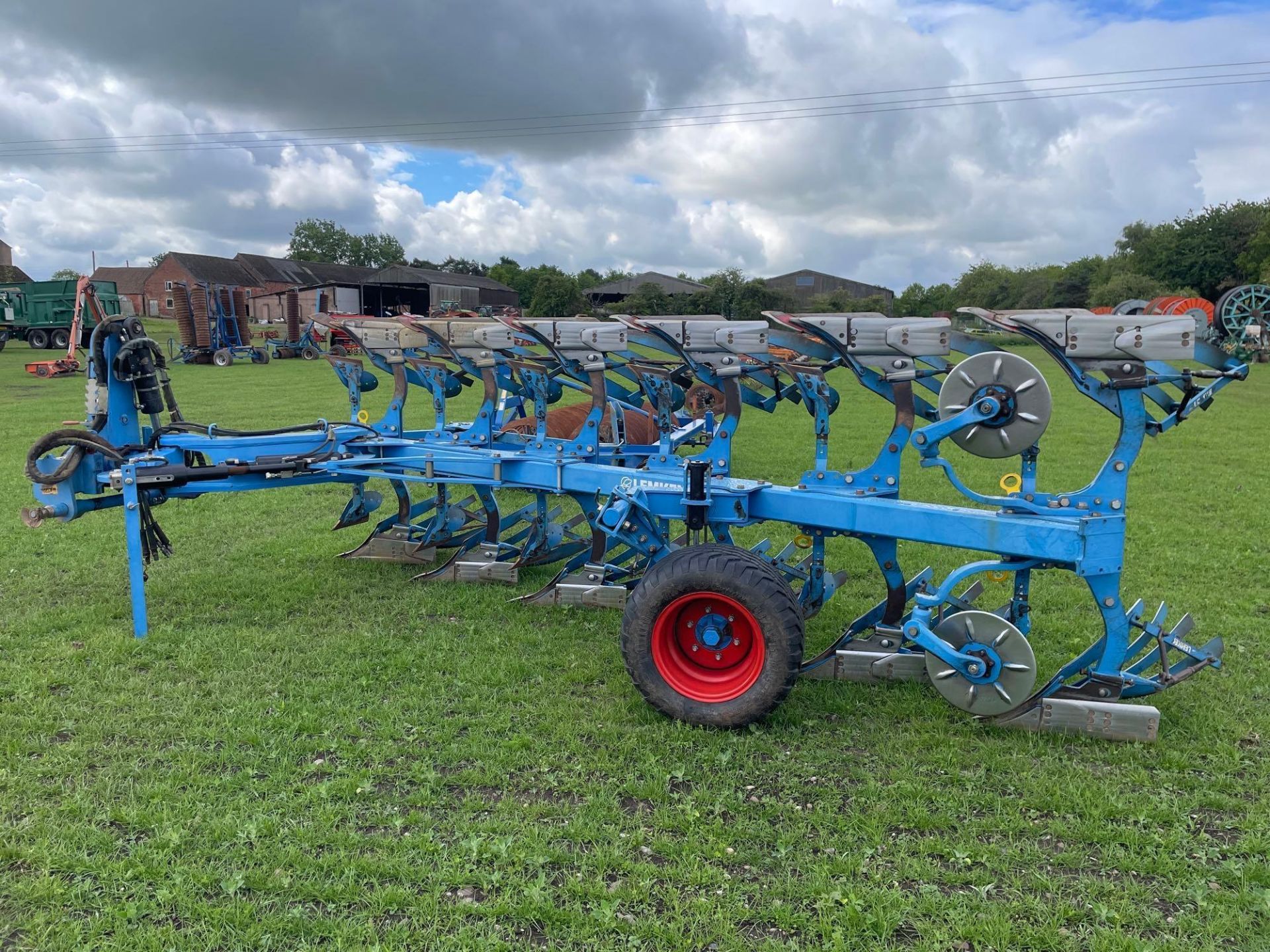 2020 Lemken Juwel 8 6 furrow reversible plough, on-land, slatted mouldboards with skimmers, and pres - Image 31 of 42
